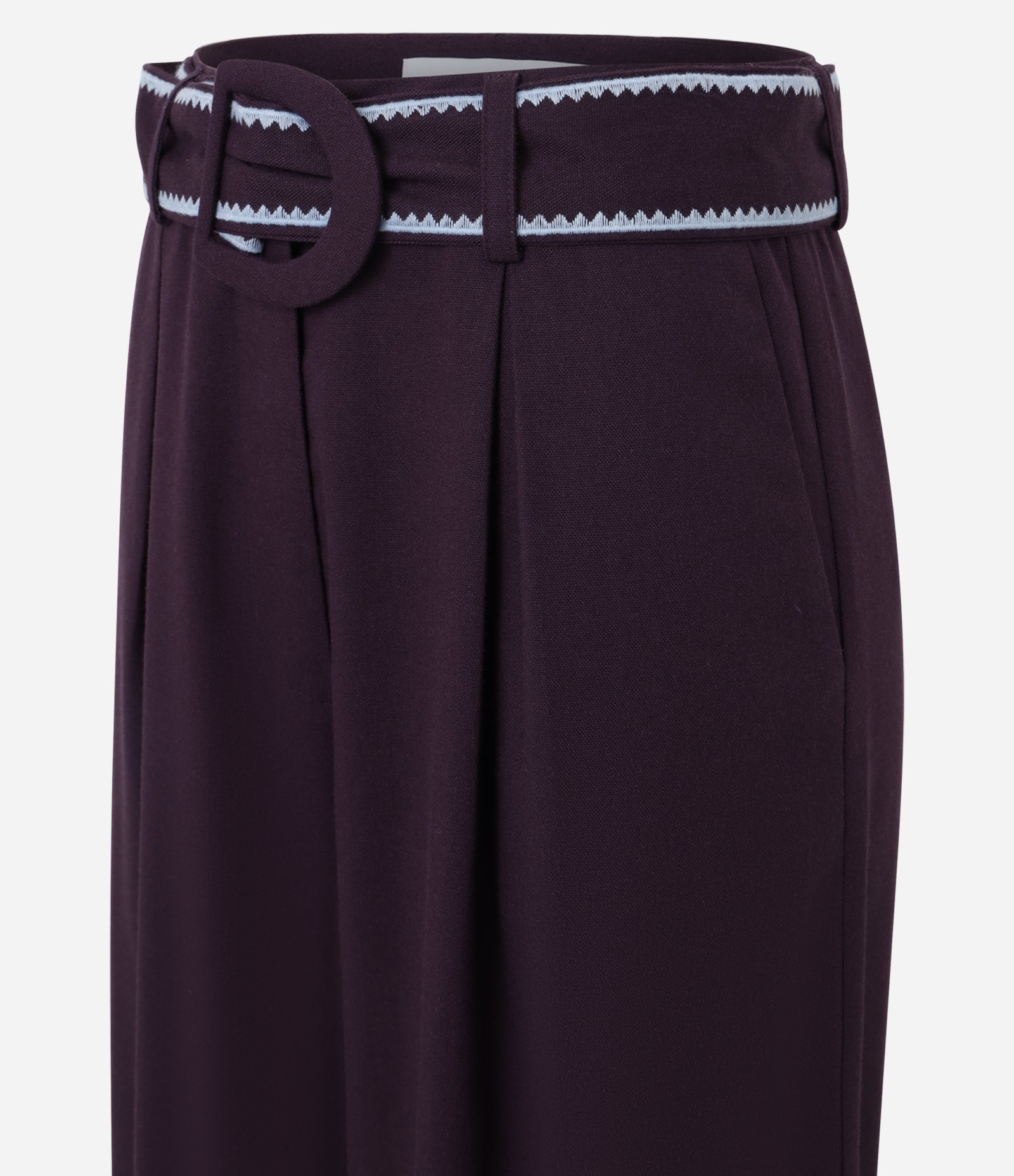 Calça Pantalona em Viscolinho com Cinto com Fivela Encapada e Pregas Roxo 2