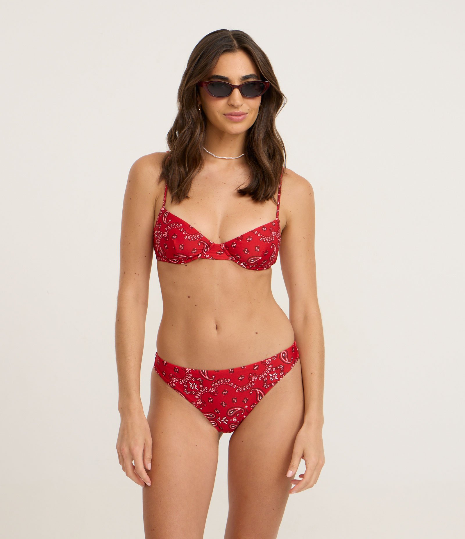 Biquíni Top Meia Taça com Estampa Paisley Vermelho 2