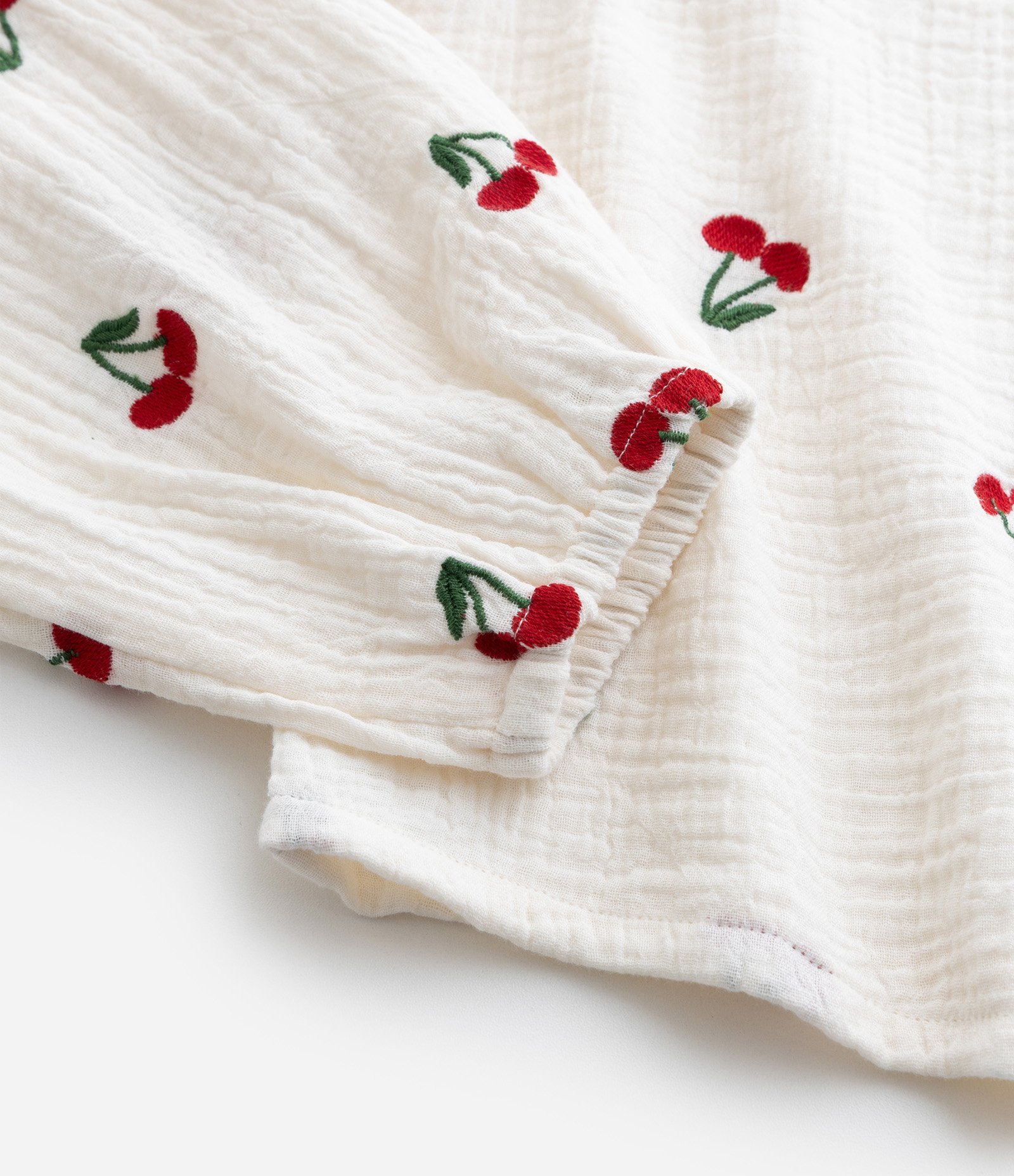 Camisa Infantil com Bordados de Cerejas e Gola de Crochê – Tam 5 a 14 Anos Off White 6
