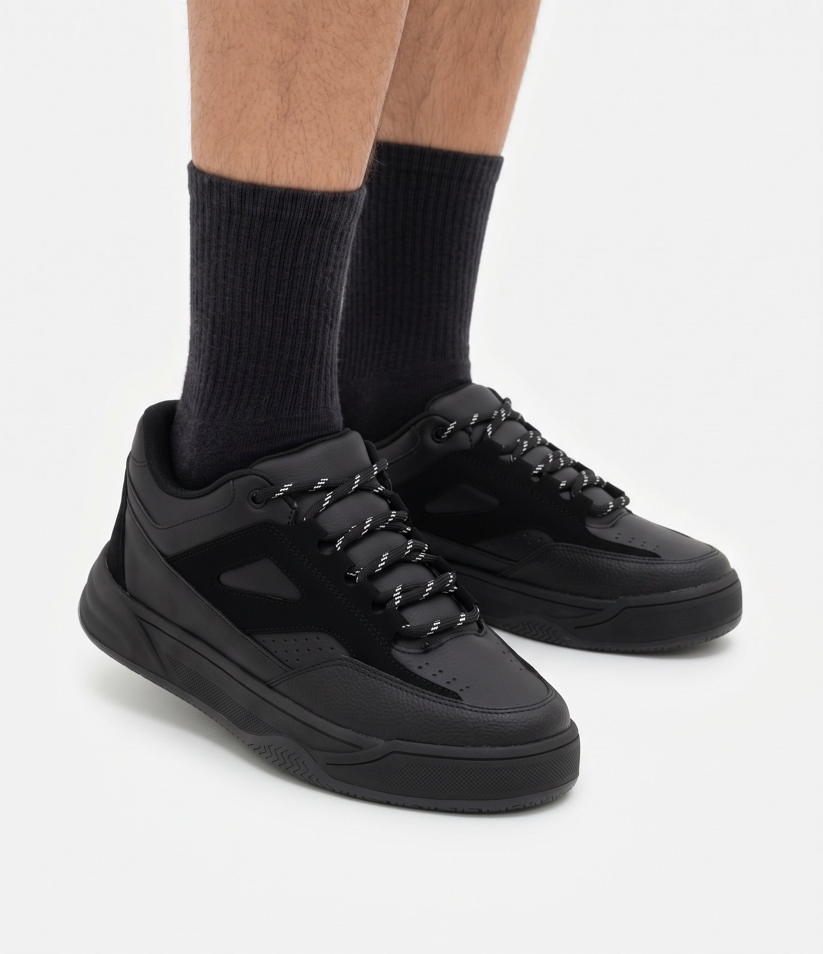Tênis Street em PU com Cadarço Bicolor e Sola Bold Preto 2