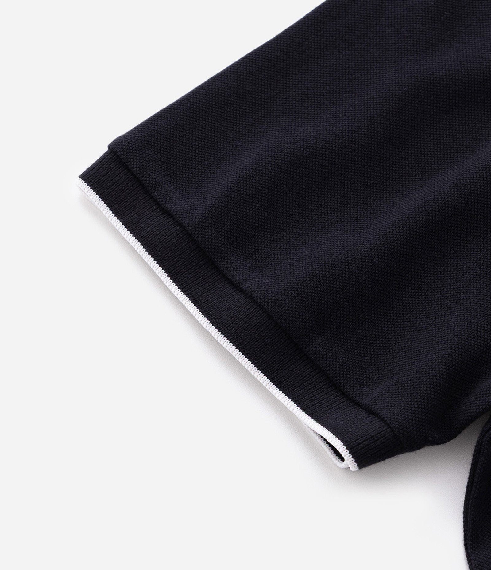 Polo em Meia Malha com Detalhes Contrastantes Preto 8