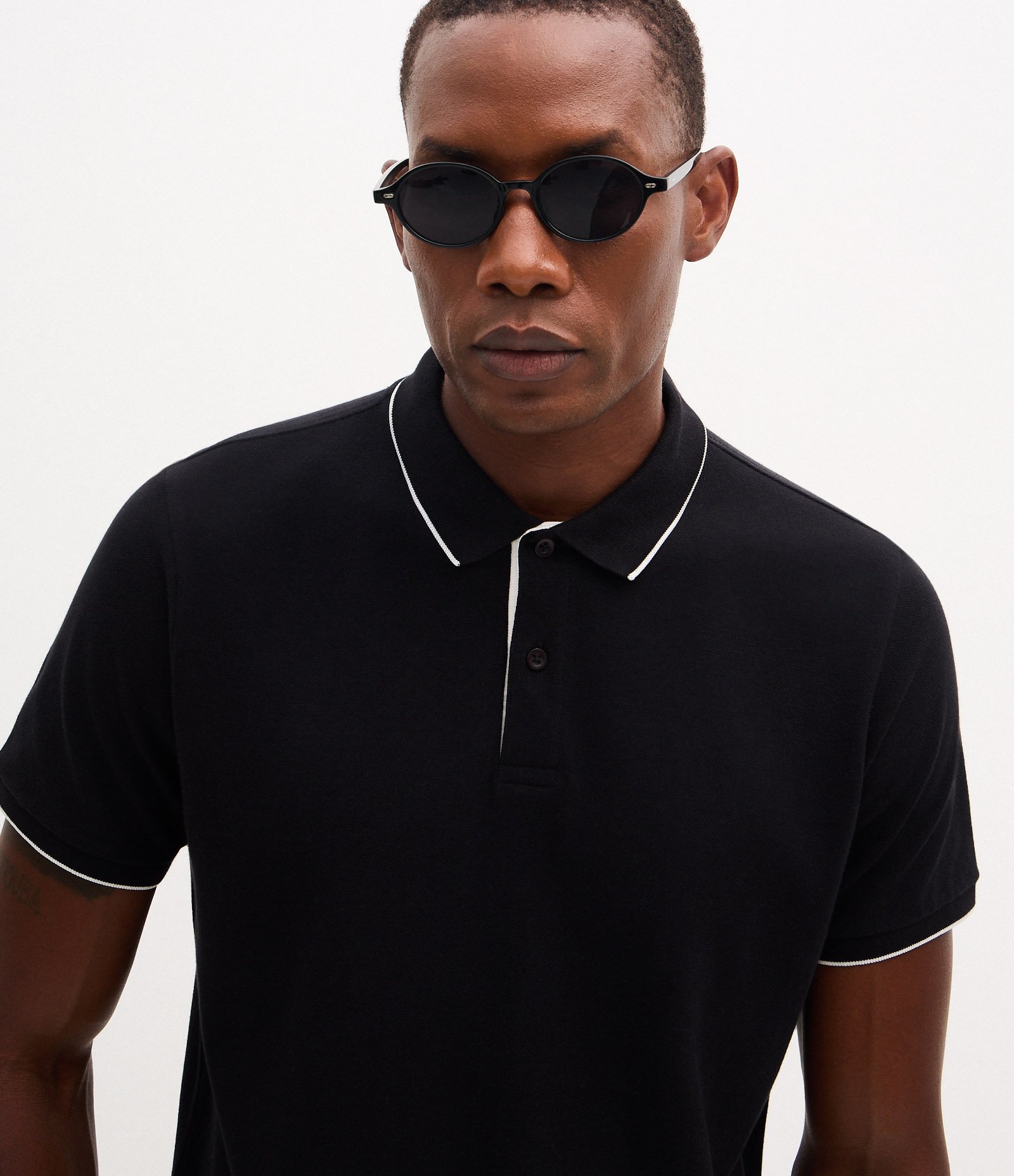 Polo em Meia Malha com Detalhes Contrastantes Preto 3