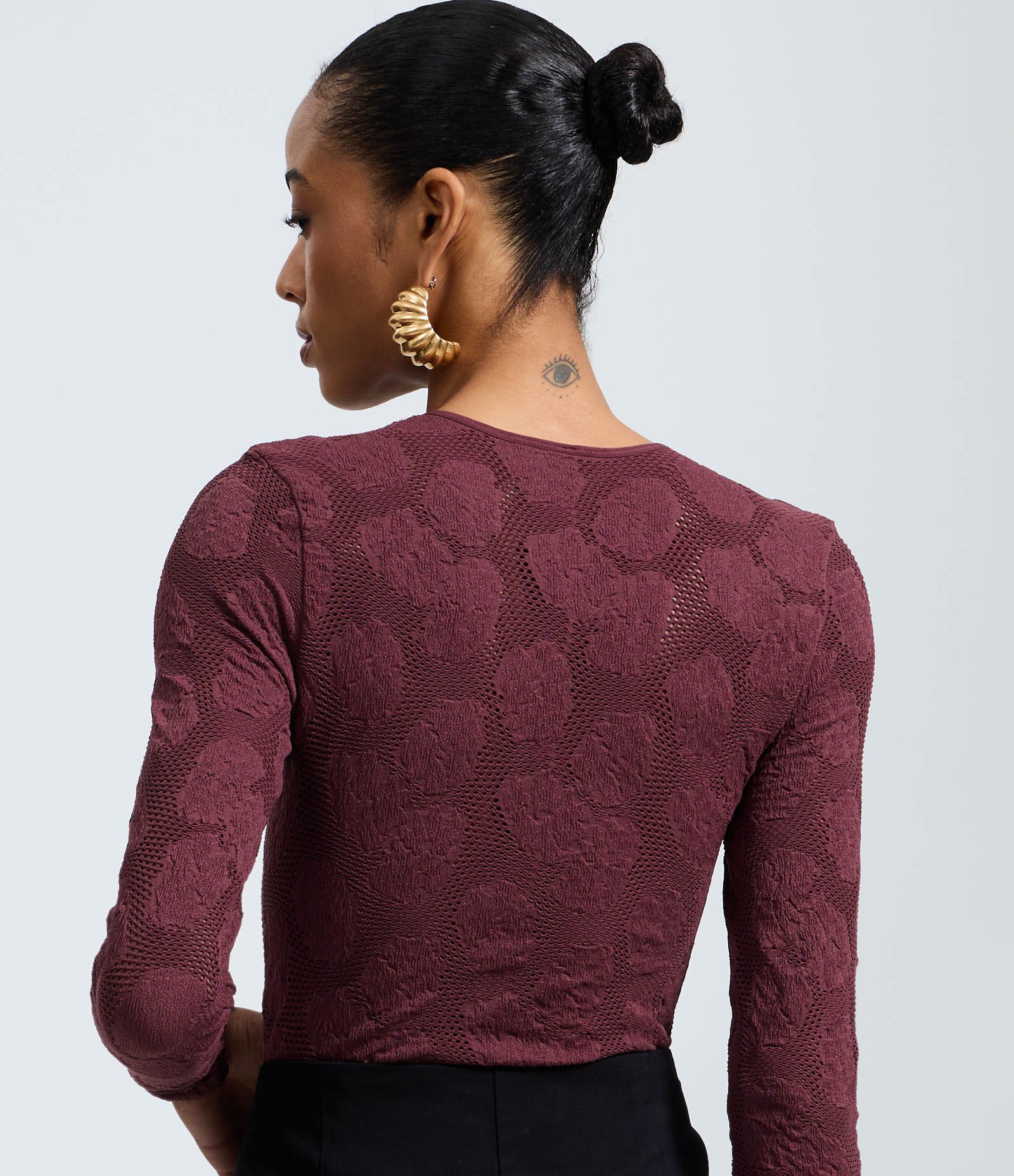 Body Manga Longa Seamless com Textura Rendada Vinho 4