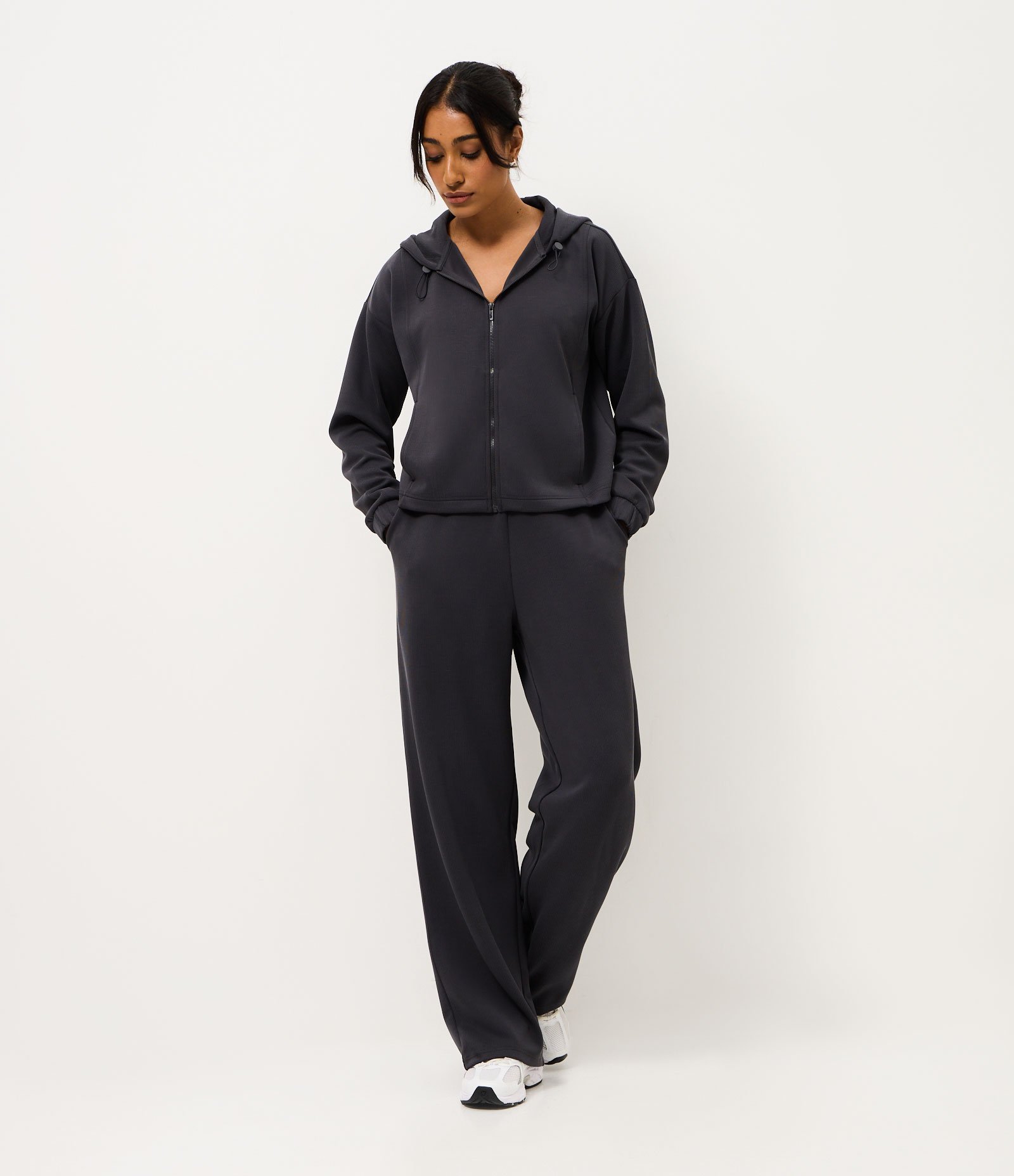 Calça Esportiva Reta Texturizada com Ajuste no Cós Cinza 1