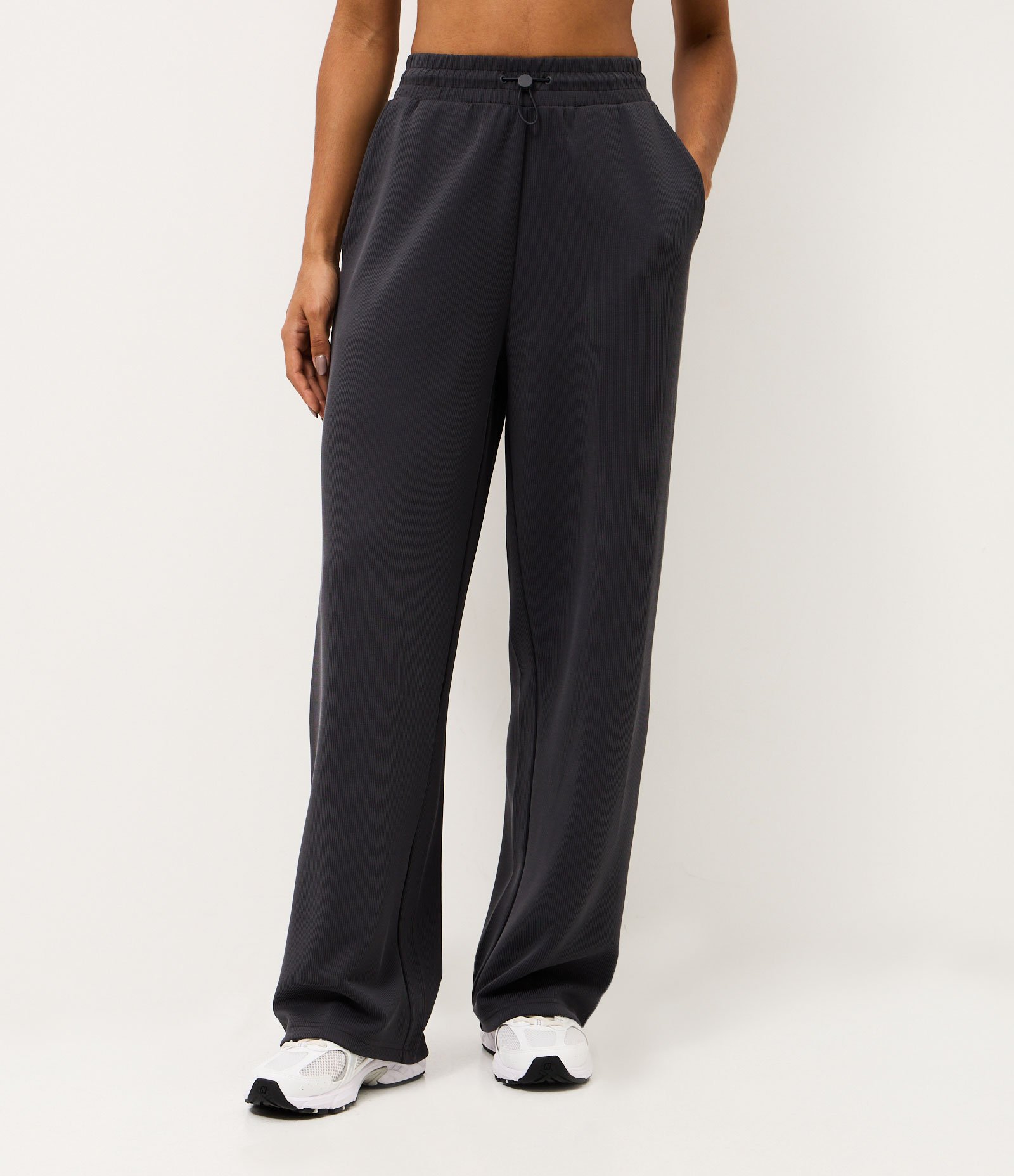 Calça Esportiva Reta Texturizada com Ajuste no Cós Cinza 2