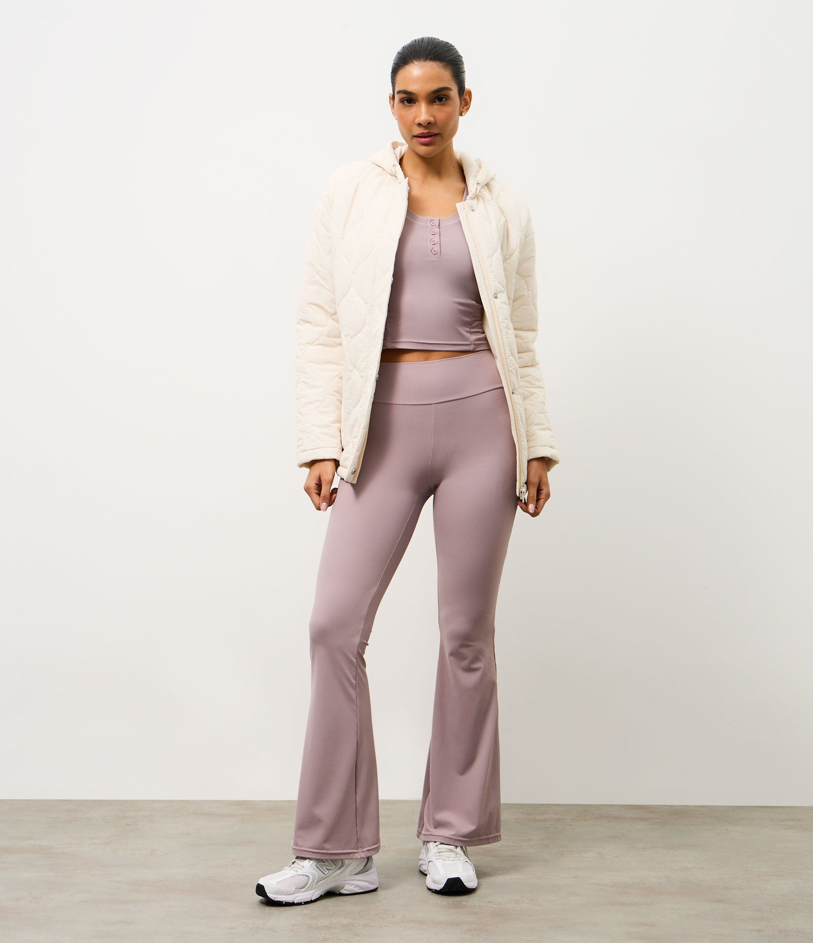 Calça Esportiva Flare em Microfibra Canelada Roxo 2