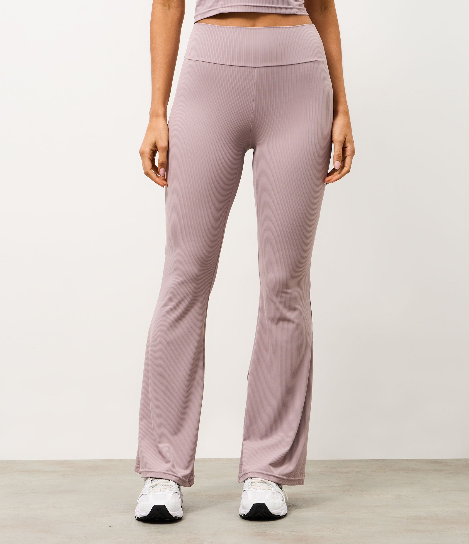 Calça Esportiva Flare em Microfibra Canelada Roxo 3