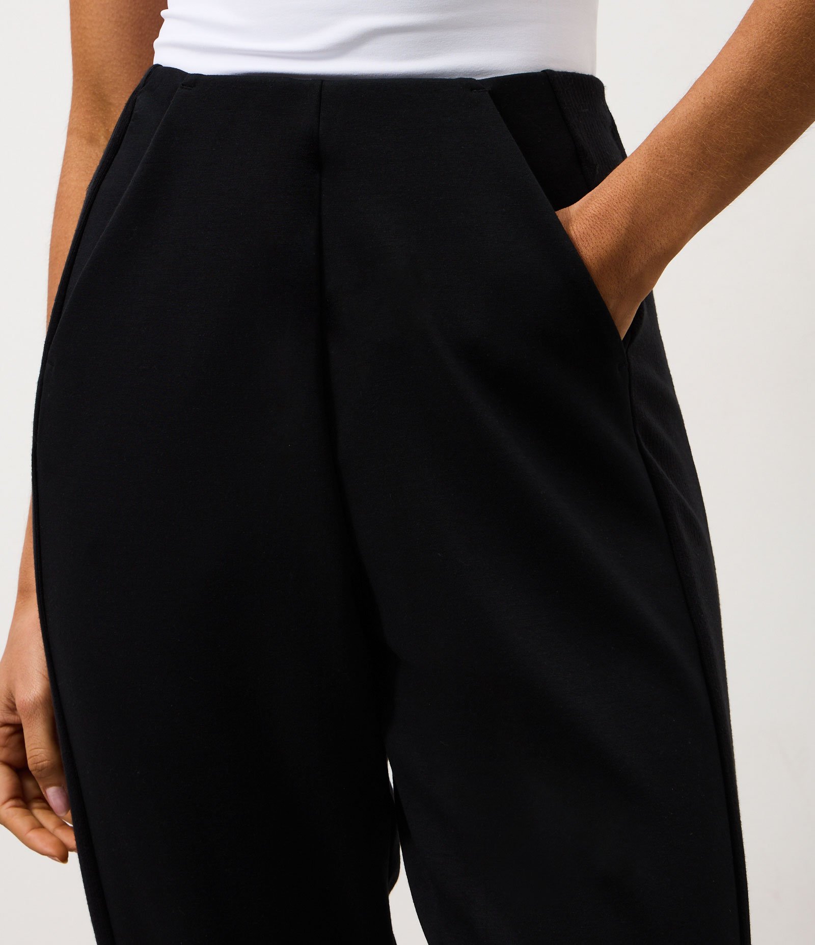 Calça Esportiva Jogger em Modal com Recorte Preto 3