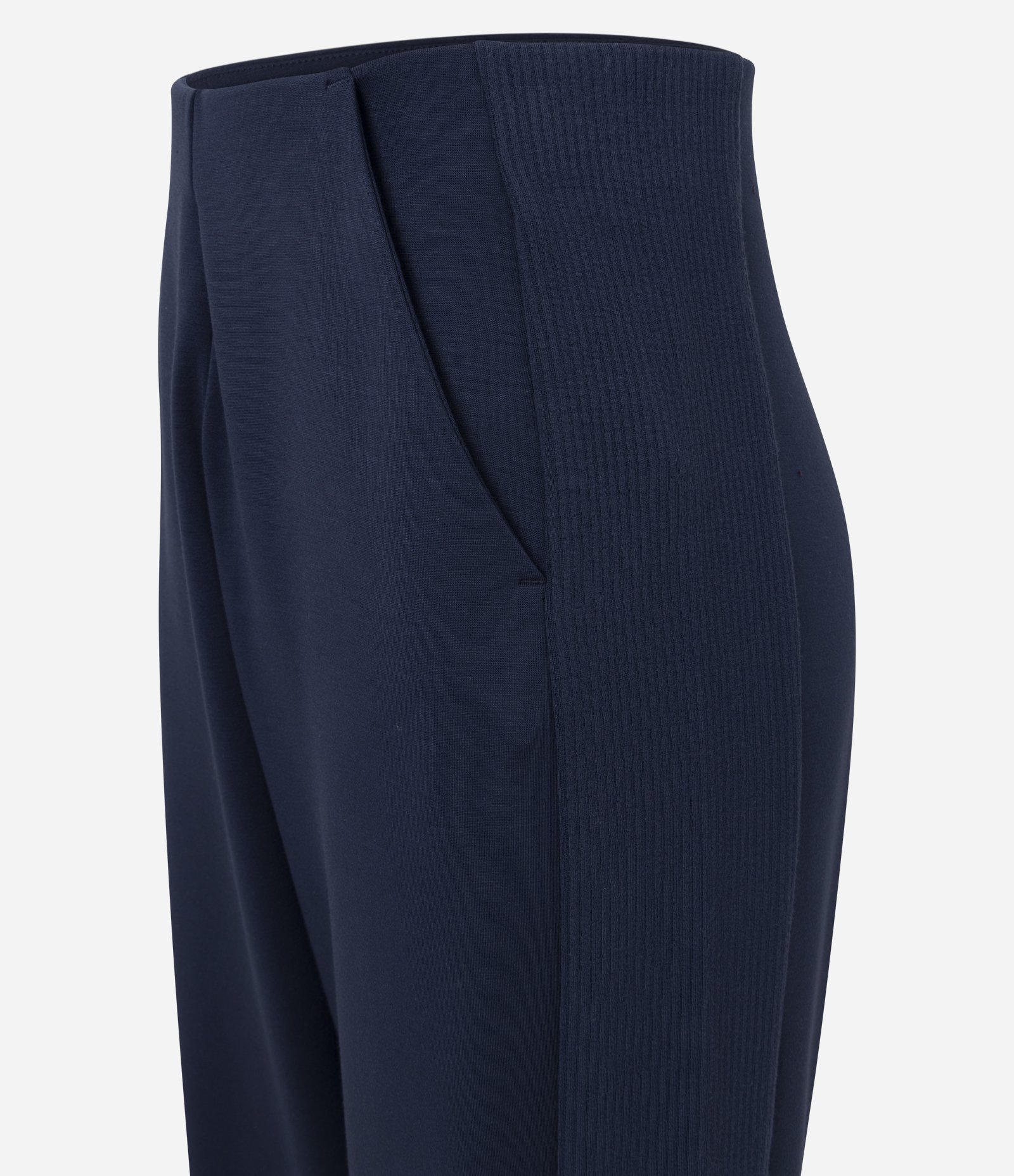 Calça Esportiva Jogger em Modal com Recorte Azul 8