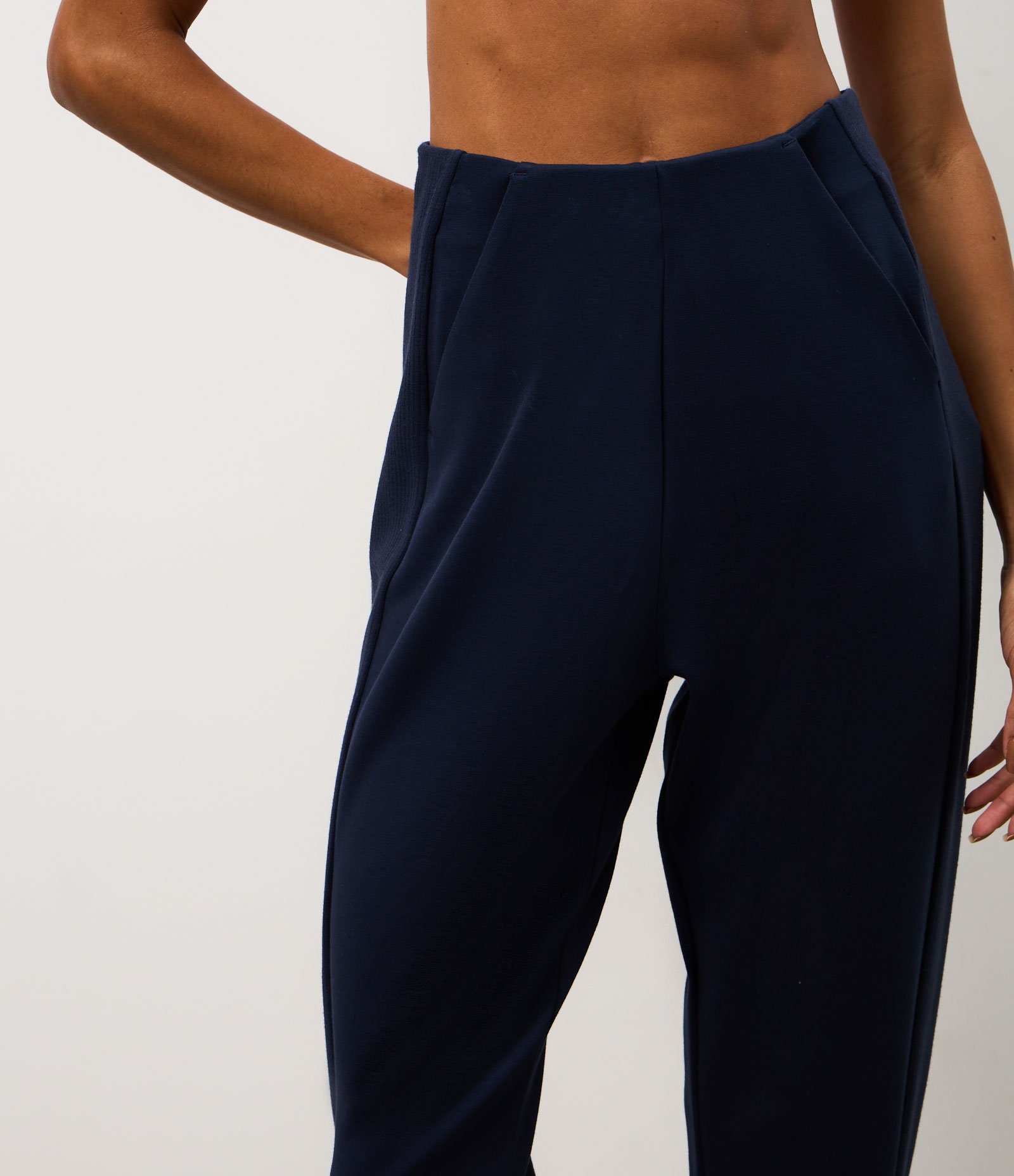 Calça Esportiva Jogger em Modal com Recorte Azul 3