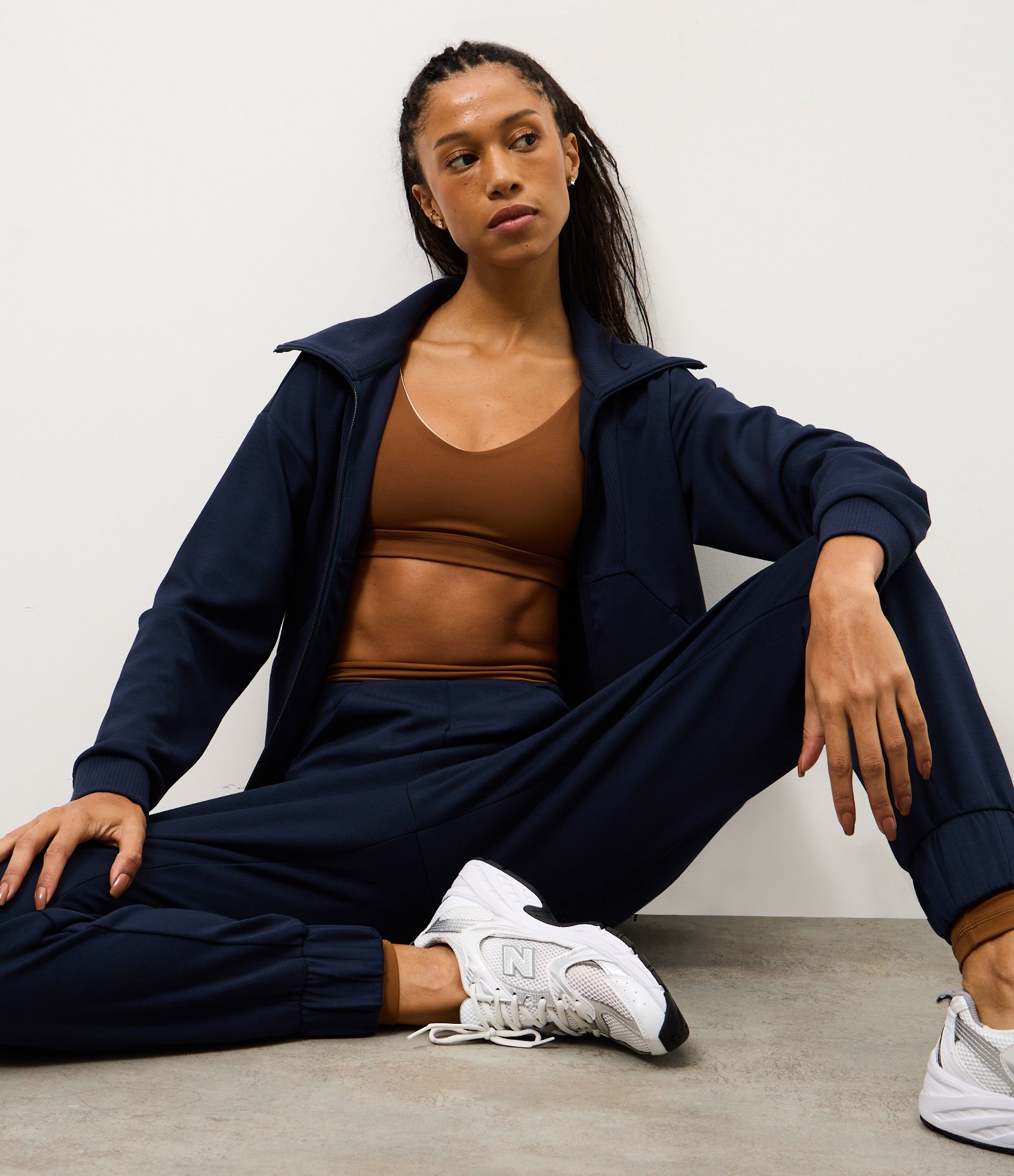 Calça Esportiva Jogger em Modal com Recorte Azul 5