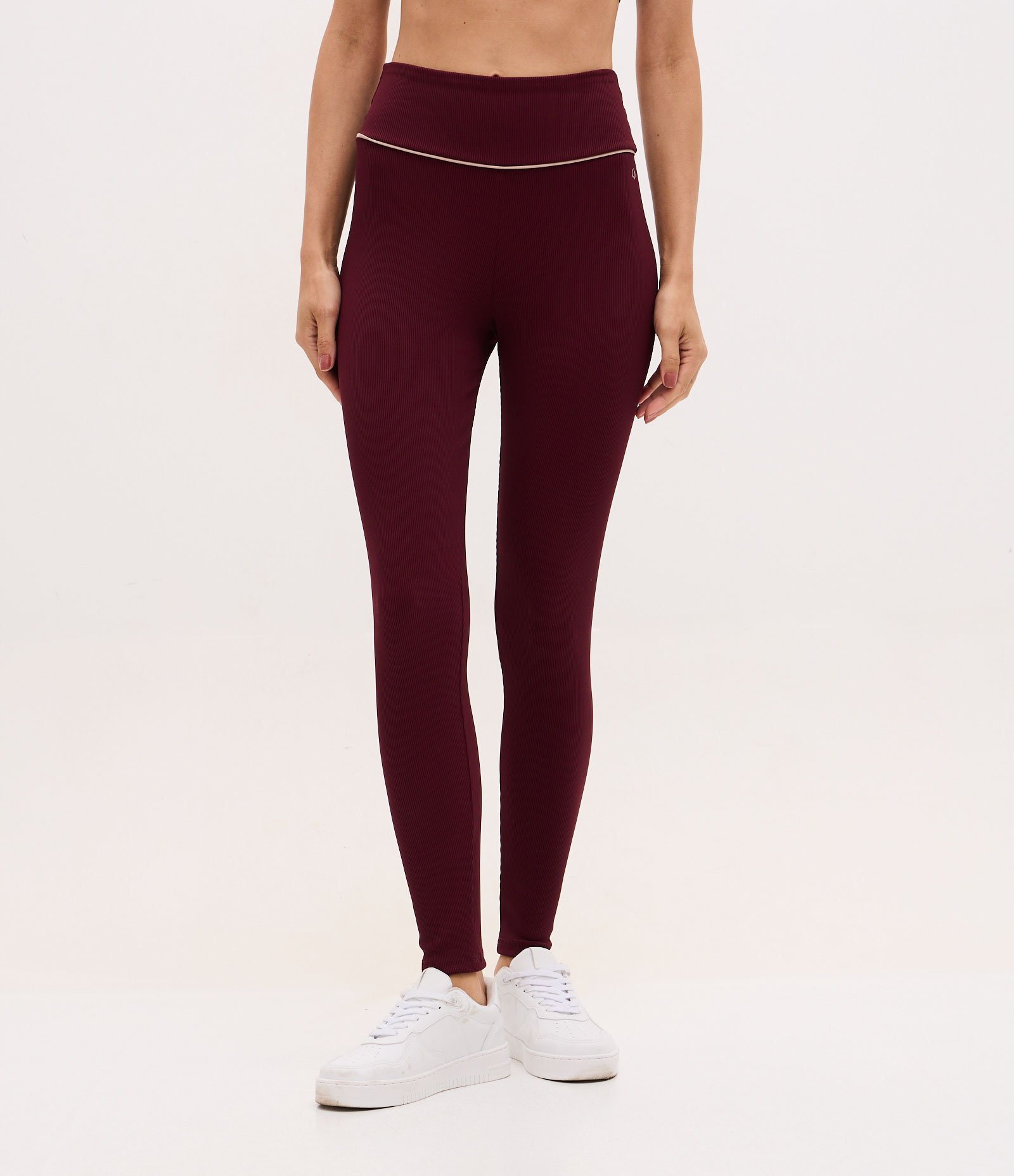 Calça Legging Esportiva em Microfibra Canelada com Friso Contrastante Bordô 2