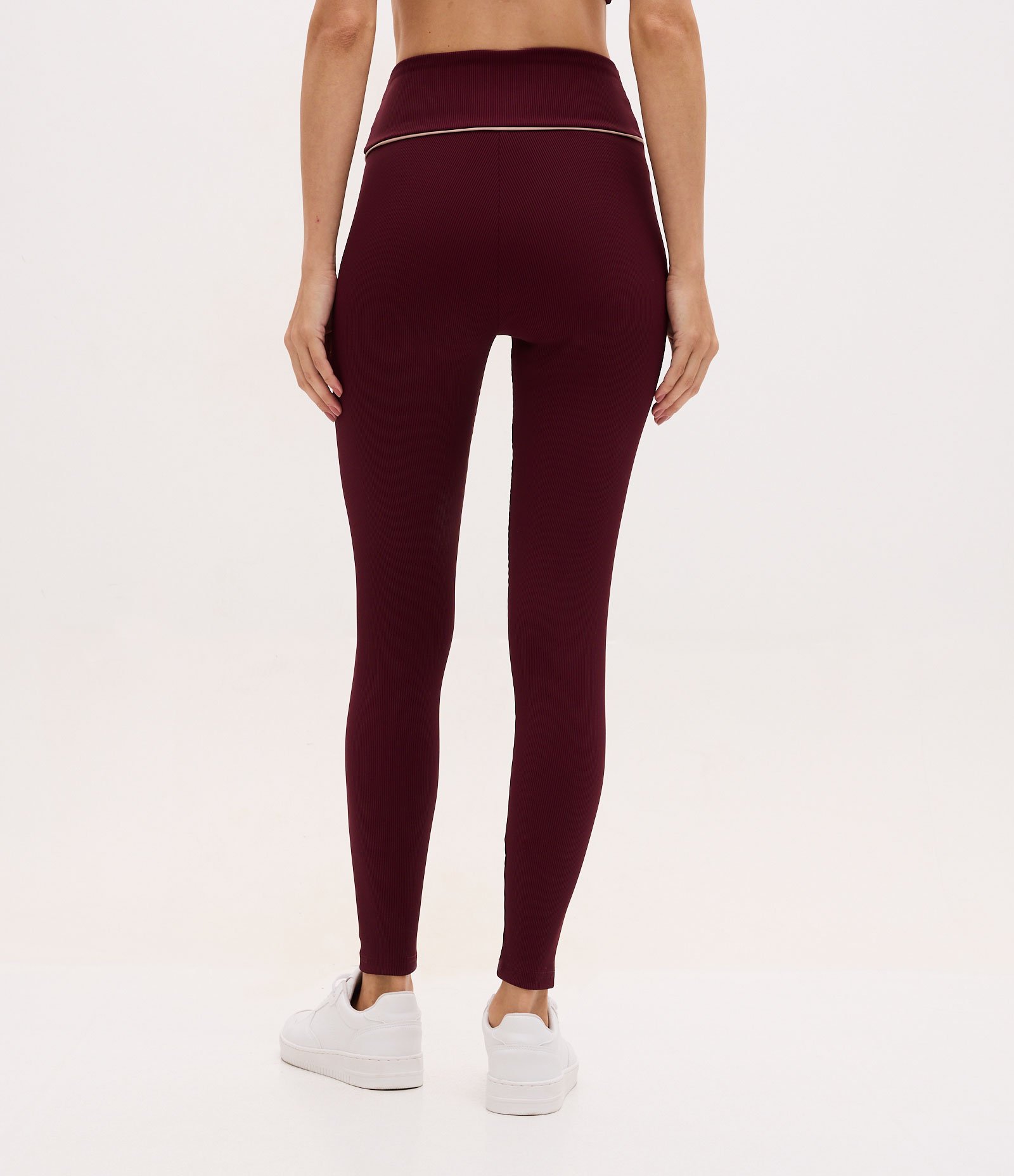 Calça Legging Esportiva em Microfibra Canelada com Friso Contrastante Bordô 4