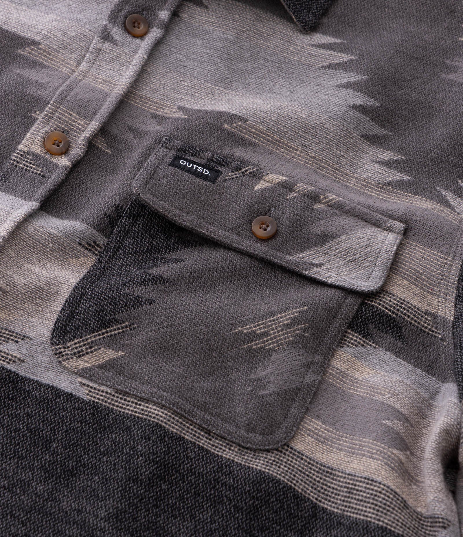 Camisa Comfort em Jacquard com Bolsos e Estampa Cinza 9