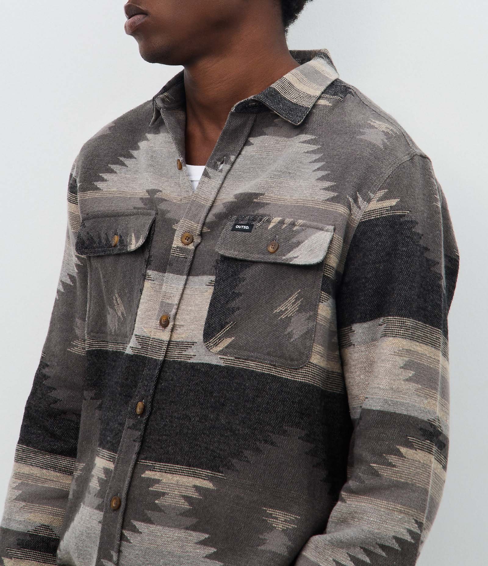 Camisa Comfort em Jacquard com Bolsos e Estampa Cinza 3