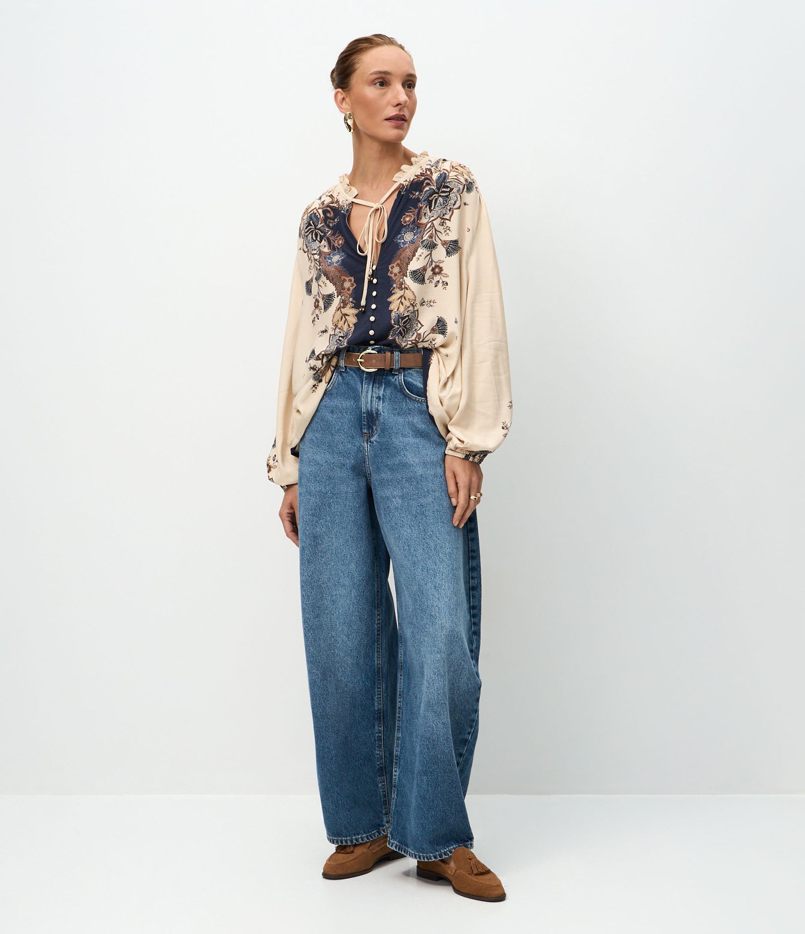 Calça Barrel em Jeans com Cintura Média Azul Médio 1