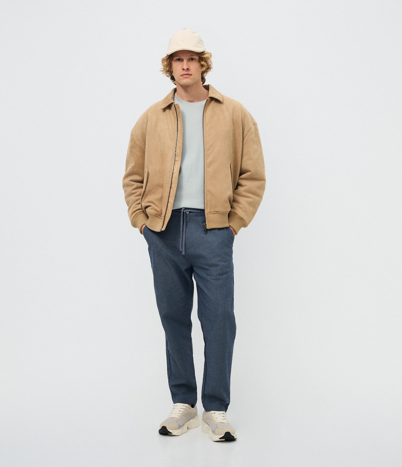 Jaqueta Pesada Bomber em Suede com Bolso Bege 2
