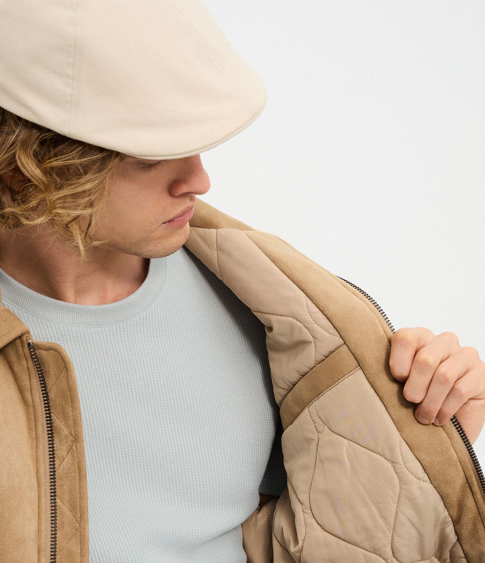 Jaqueta Pesada Bomber em Suede com Bolso Bege 3