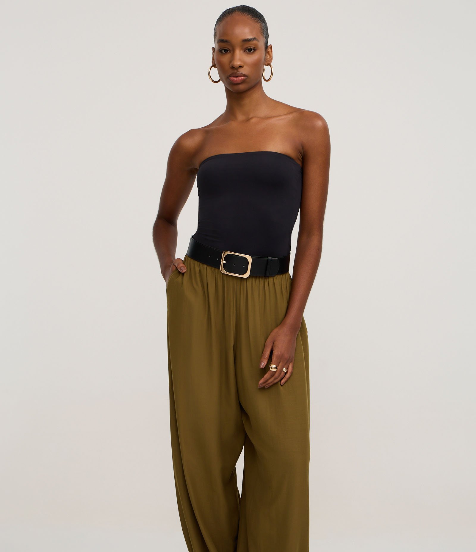 Calça Boho Balloon em Viscose com Elástico no Cós e Barra Verde Oliva 2