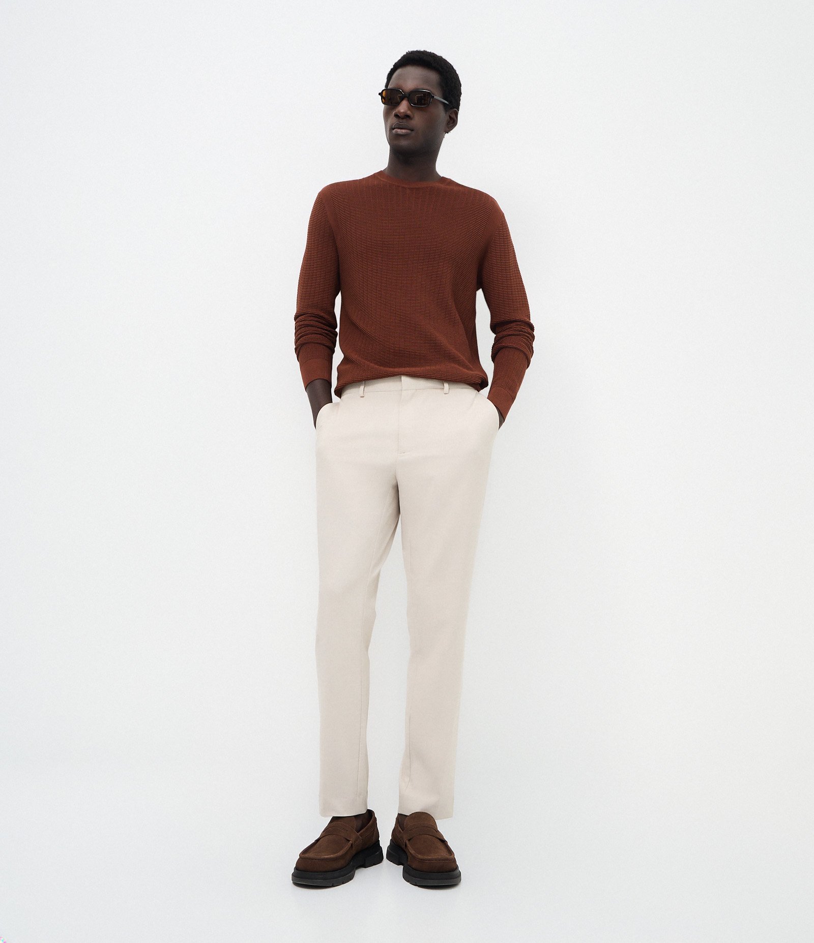 Calça Slim em Performance com Textura Bege 1
