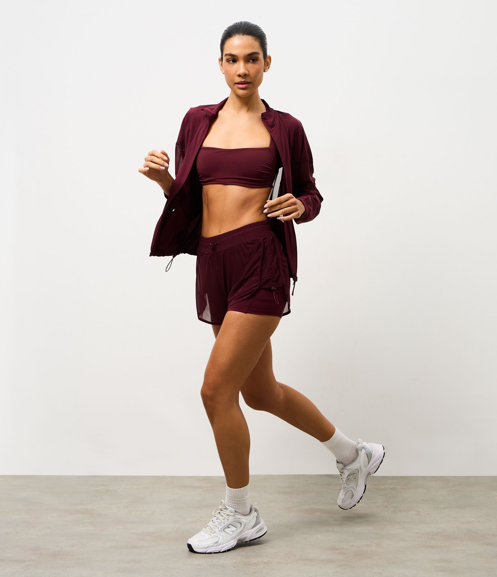 Bermuda Runner Esportiva em Tule com Short Interno e Tecnologia Dry Vinho 1