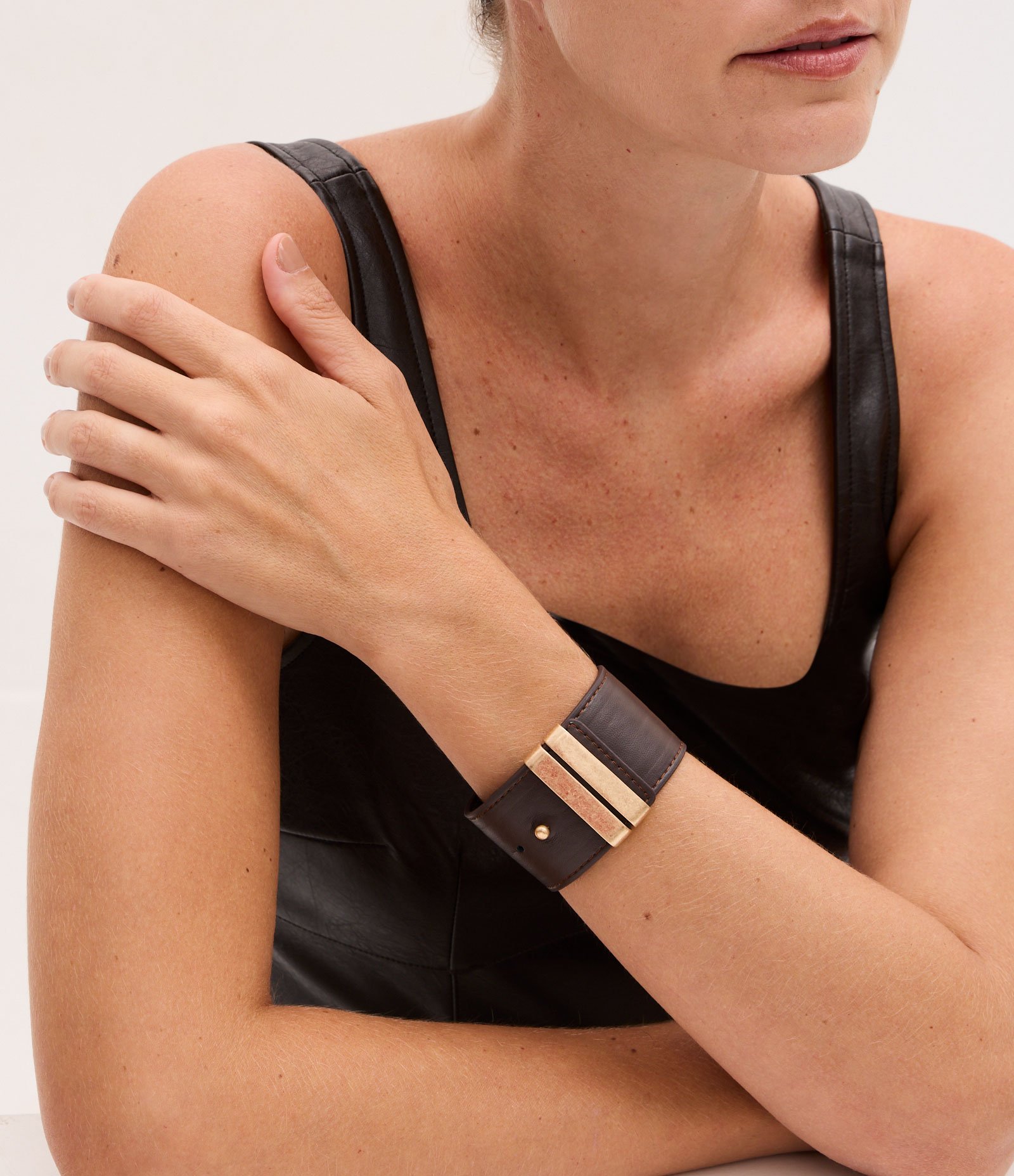 Bracelete em PU com Fivela e Ajuste Marrom 6