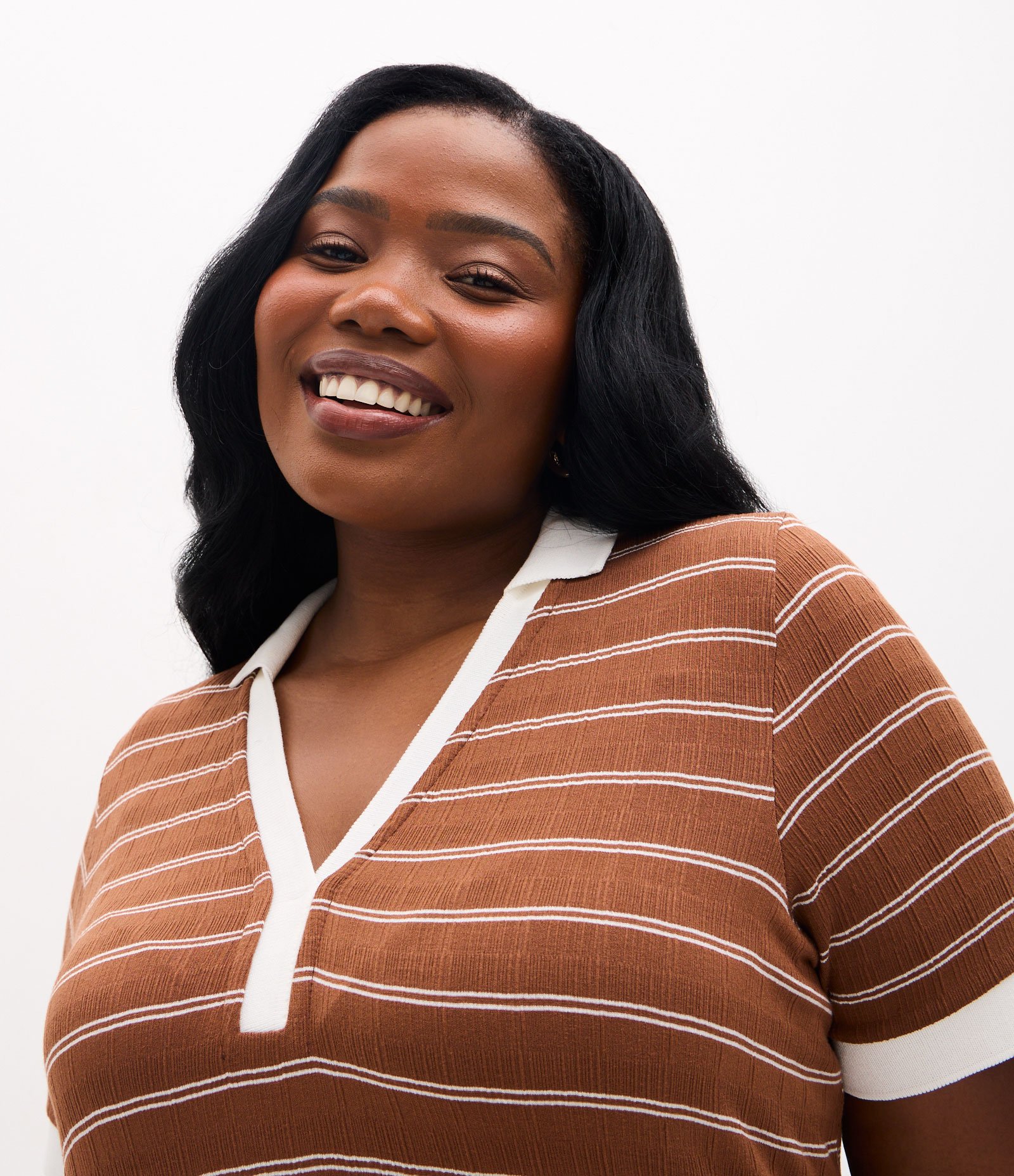 Vestido Curto em Viscose com Listras Curve & Plus Size Marrom 3