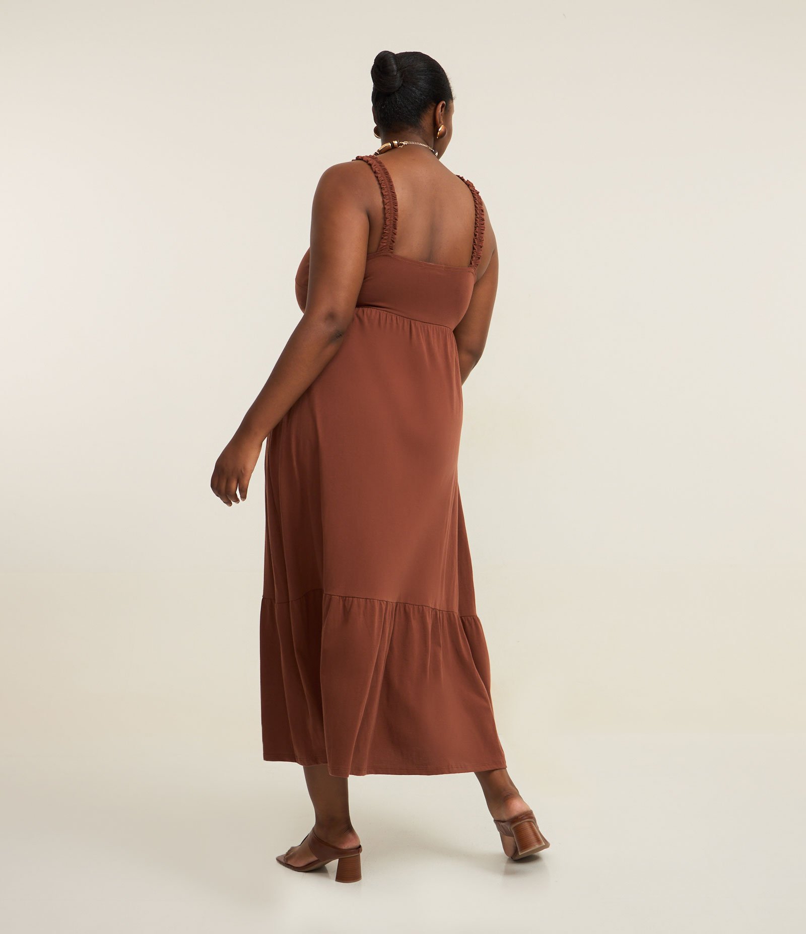 Vestido Midi em Algodão com Babados Curve & Plus Size Marrom 4