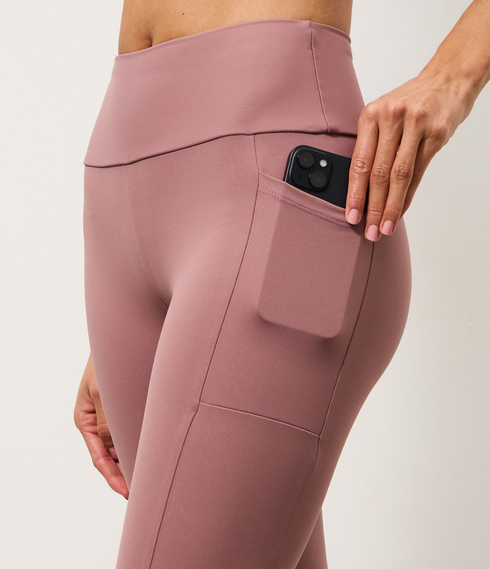 Calça Legging Esportiva com Bolsos Laterais Lilás 3