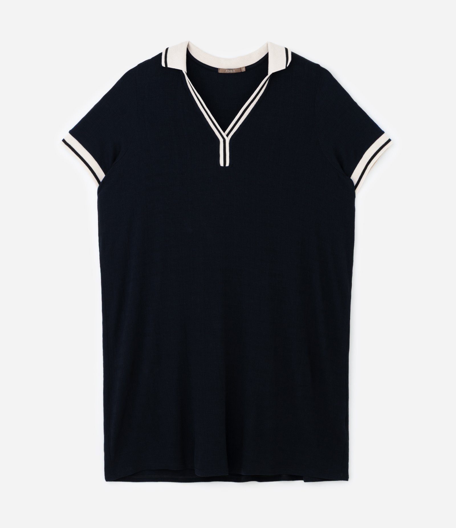 Vestido Curto em Viscose com Gola Polo Curve & Plus Size Preto 4