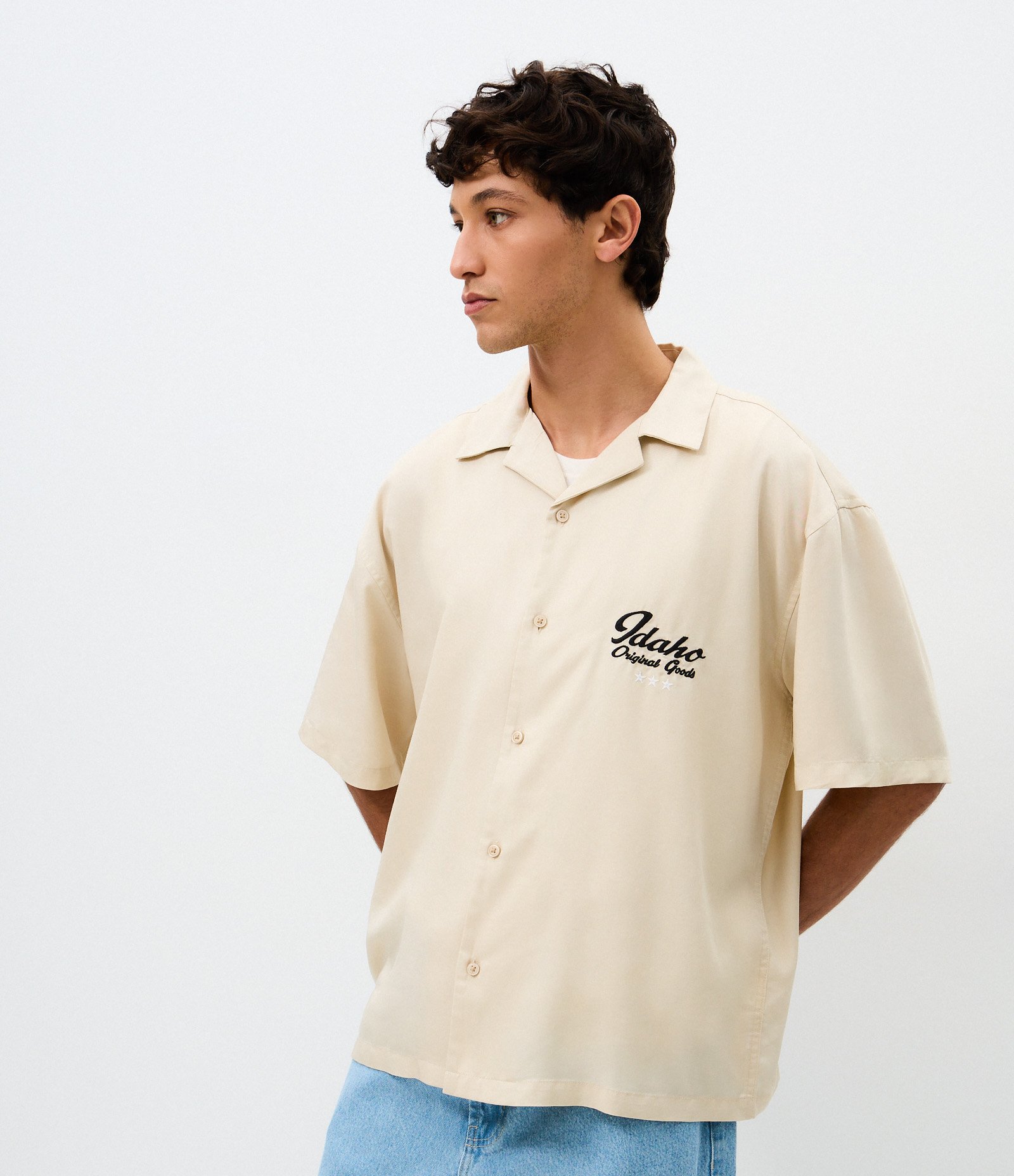 Camisa Manga Curta Boxy com Bordado Idaho Bege 5