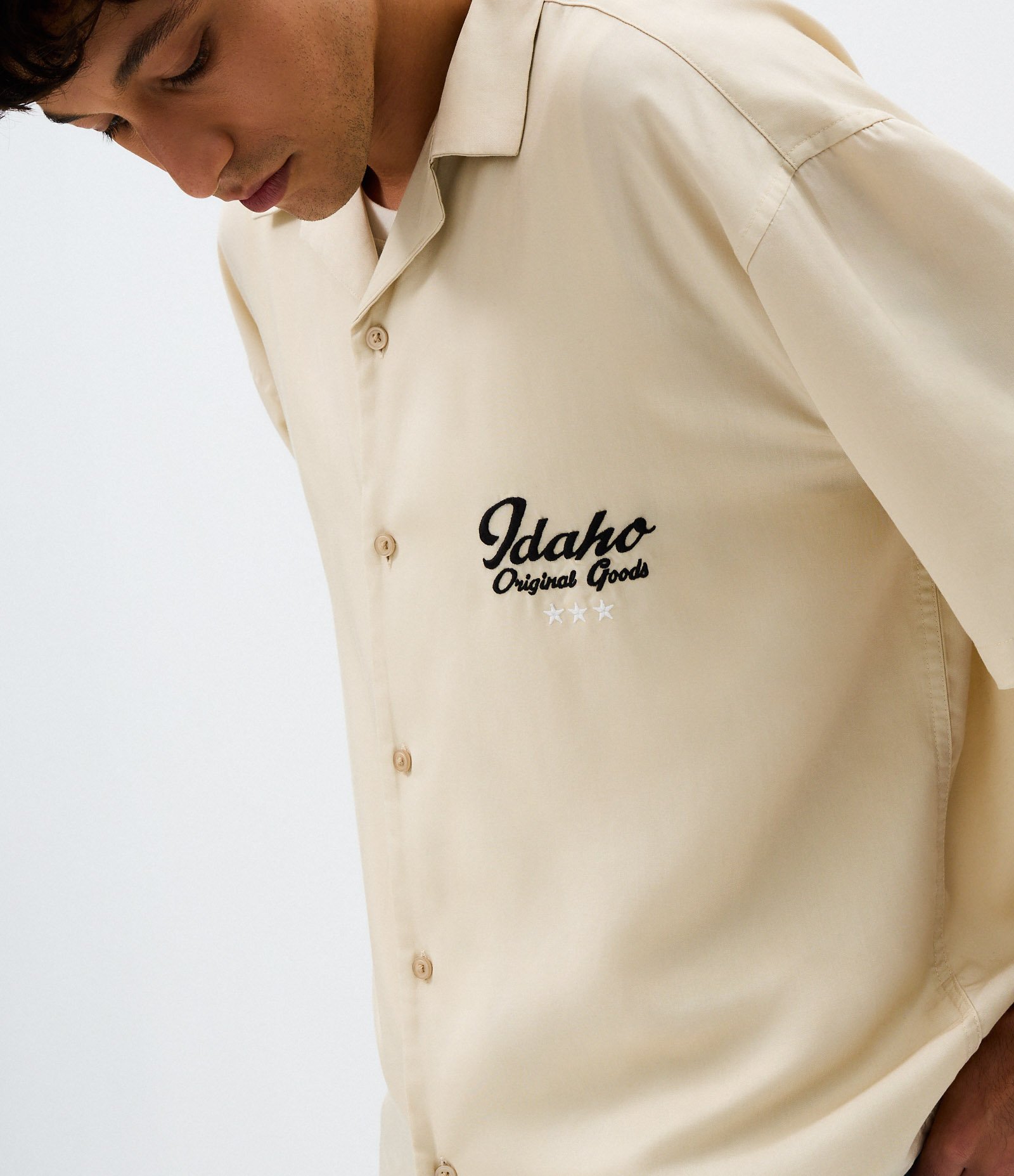Camisa Manga Curta Boxy com Bordado Idaho Bege 6