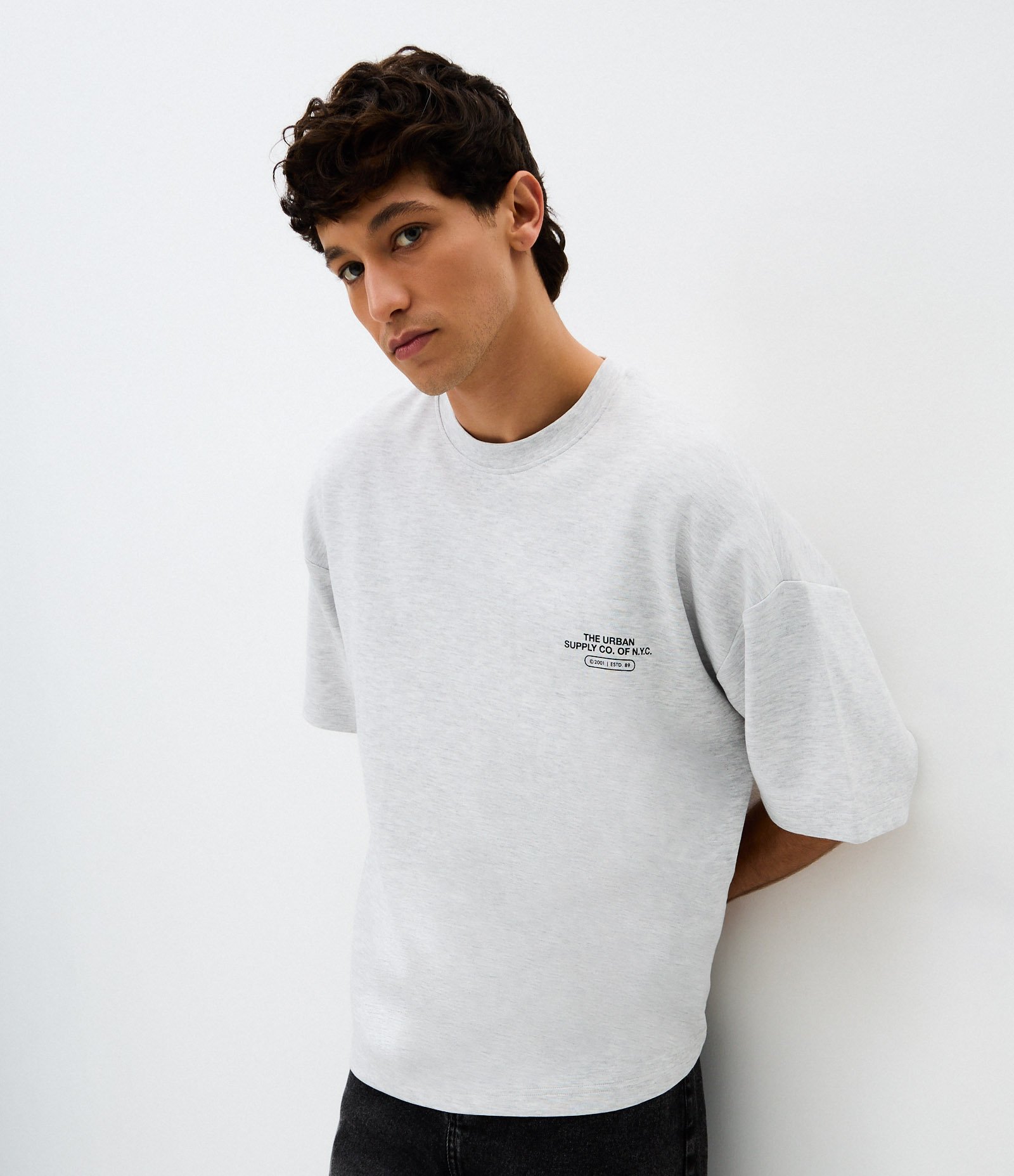 Camiseta MC Relaxed Mescla com Lettering Embossed Cinza 4