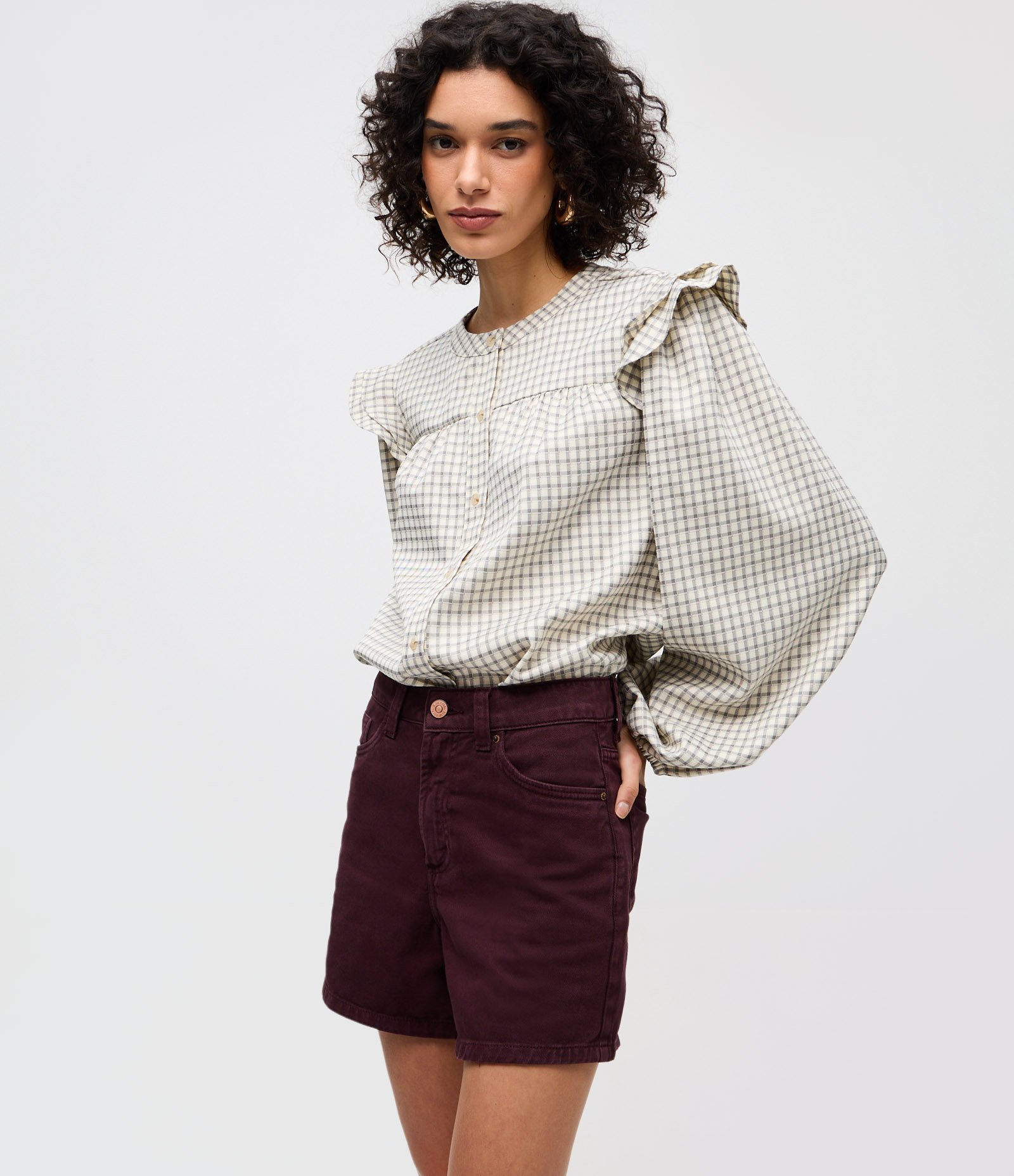 Short Mom Cintura Alta em Sarja com Bolsos Bordô 2