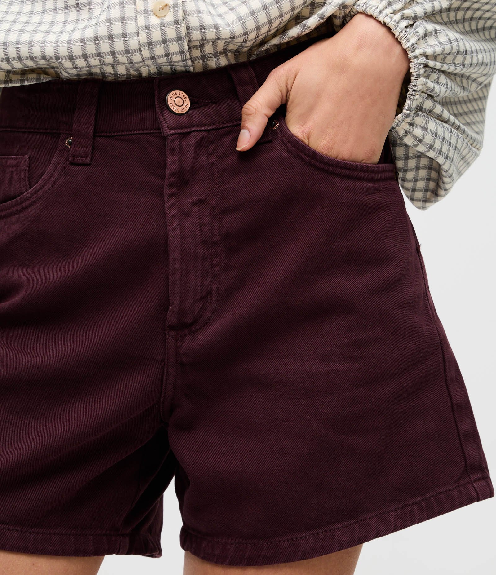 Short Mom Cintura Alta em Sarja com Bolsos Bordô 4