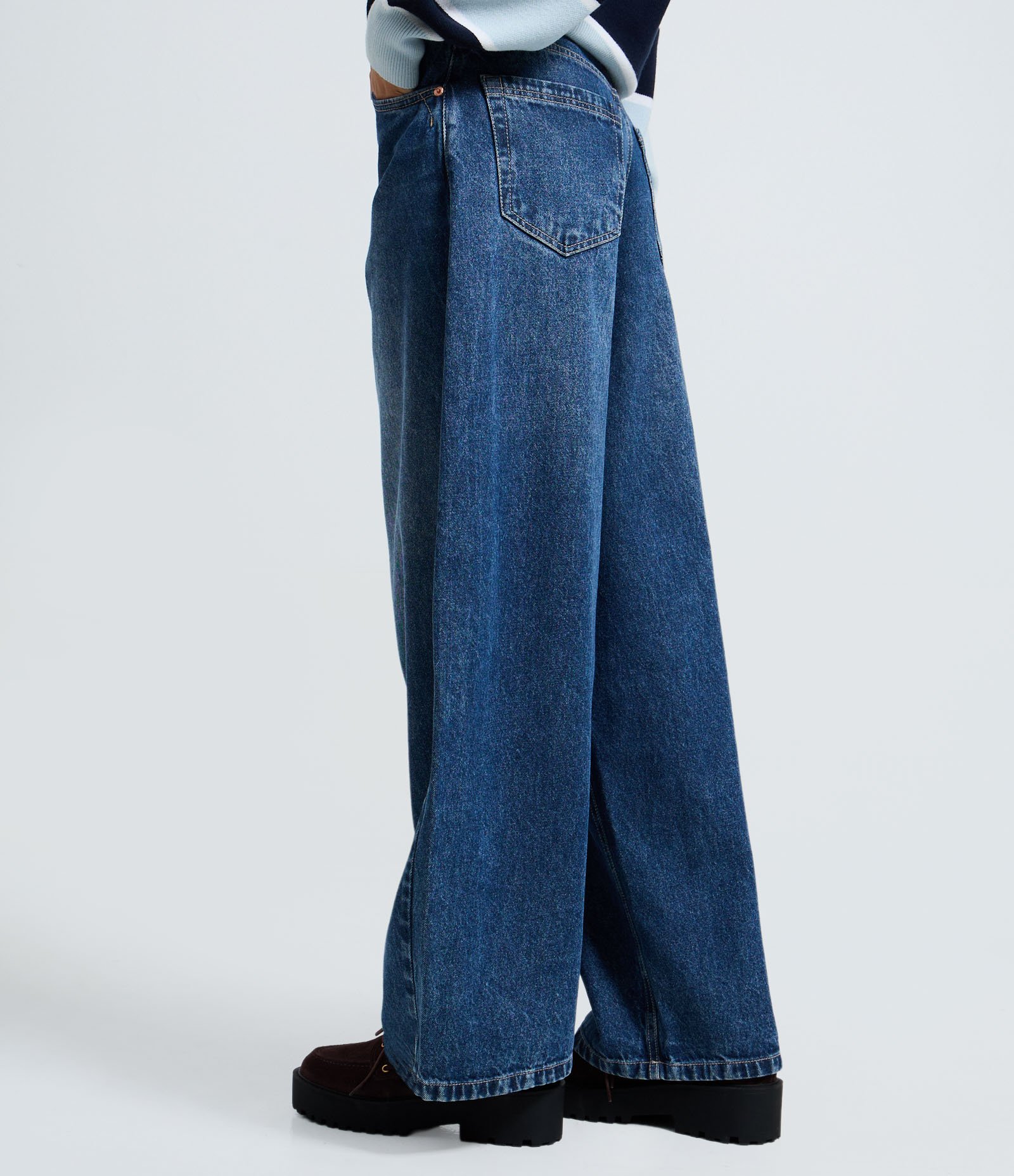 Calça Barrel Em Jeans Com Cintura Alta Azul 5