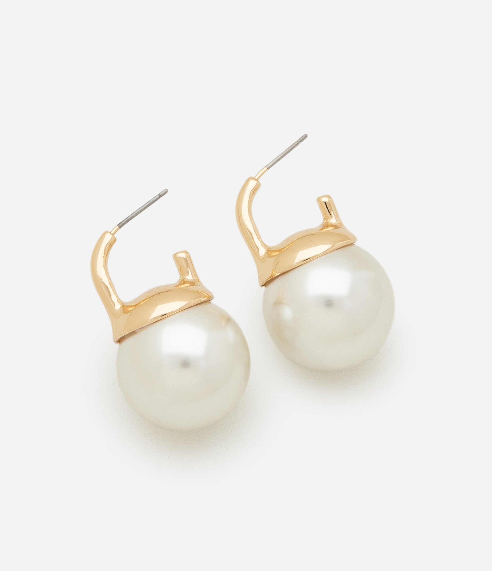 Brinco Botão de Pérola com Base Metalizada Branco 1