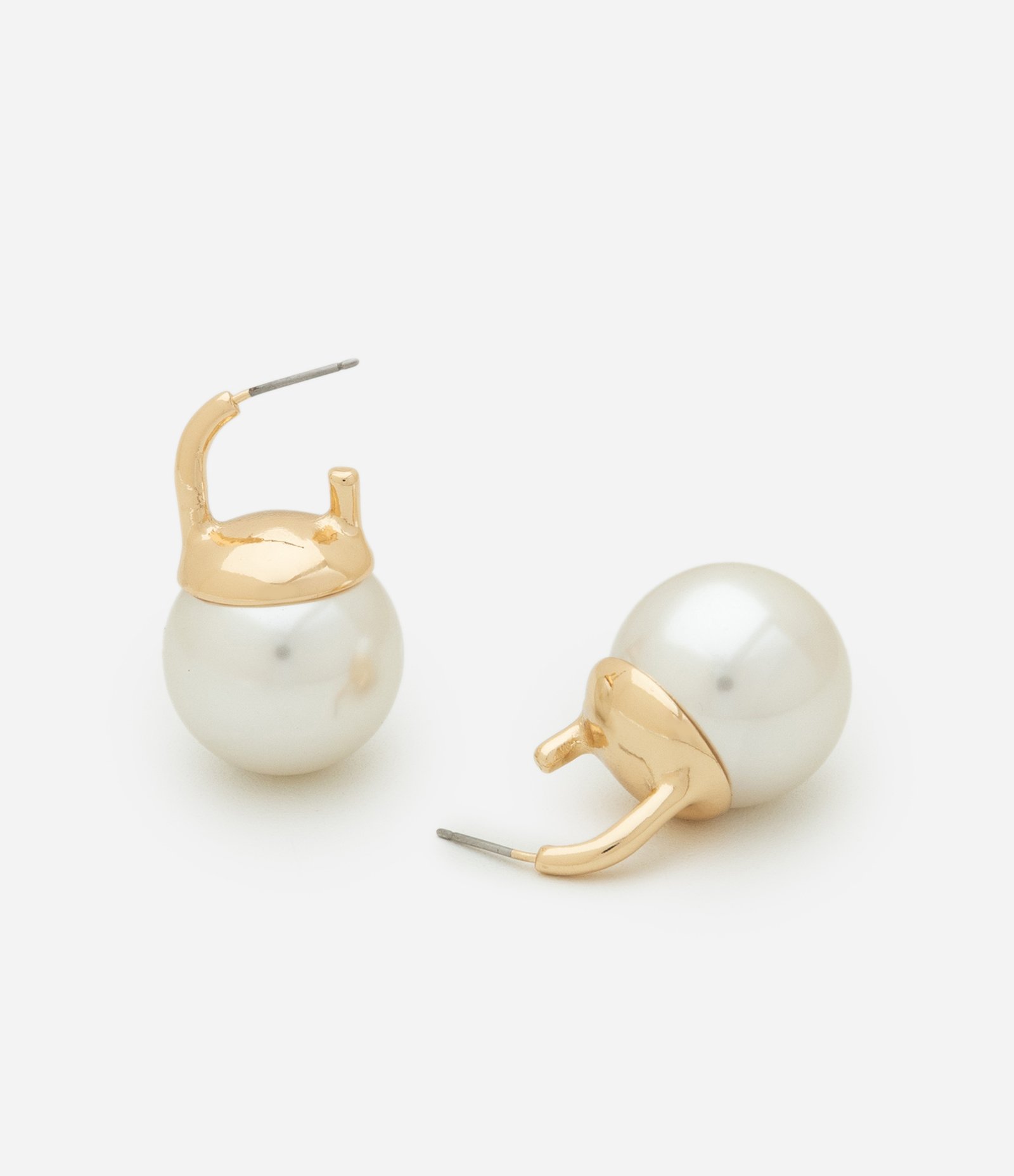 Brinco Botão de Pérola com Base Metalizada Branco 2