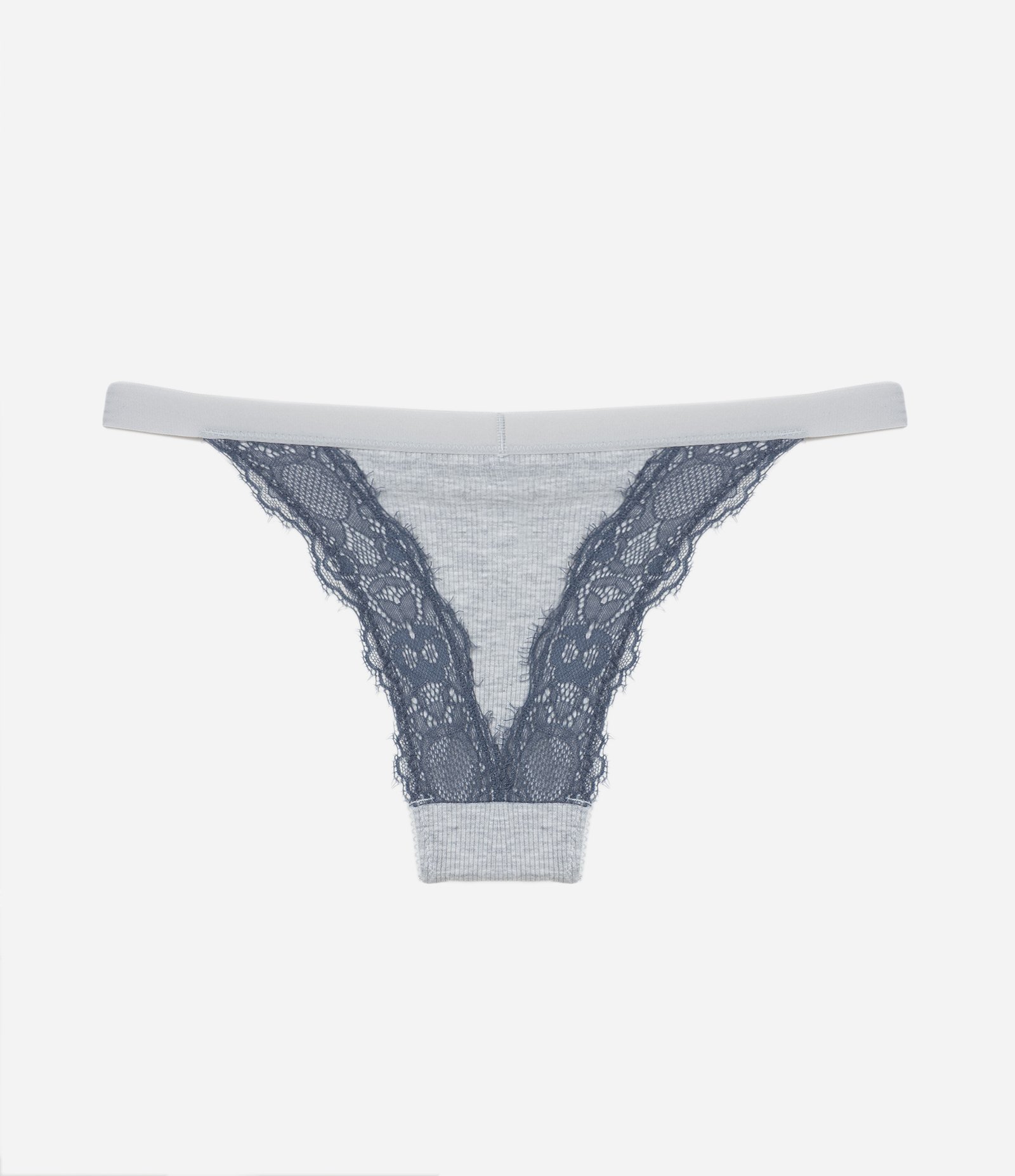Calcinha String em Viscose Texturizada com Renda Contrastante Cinza 5