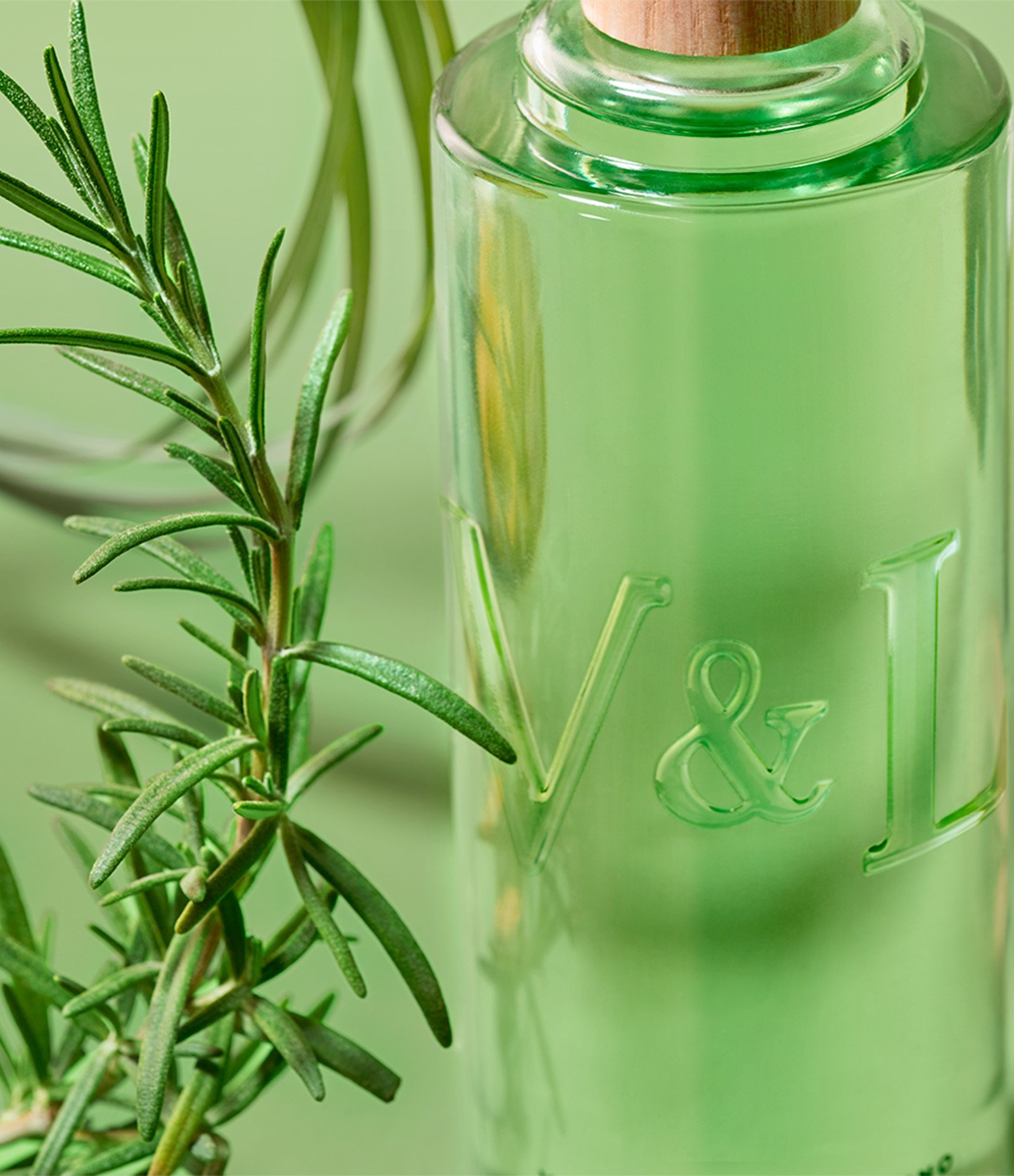 Victorio Lucchino Aguas Esenciales Te Quiero Verde Eau de Cologne 250 ml 250ml 8