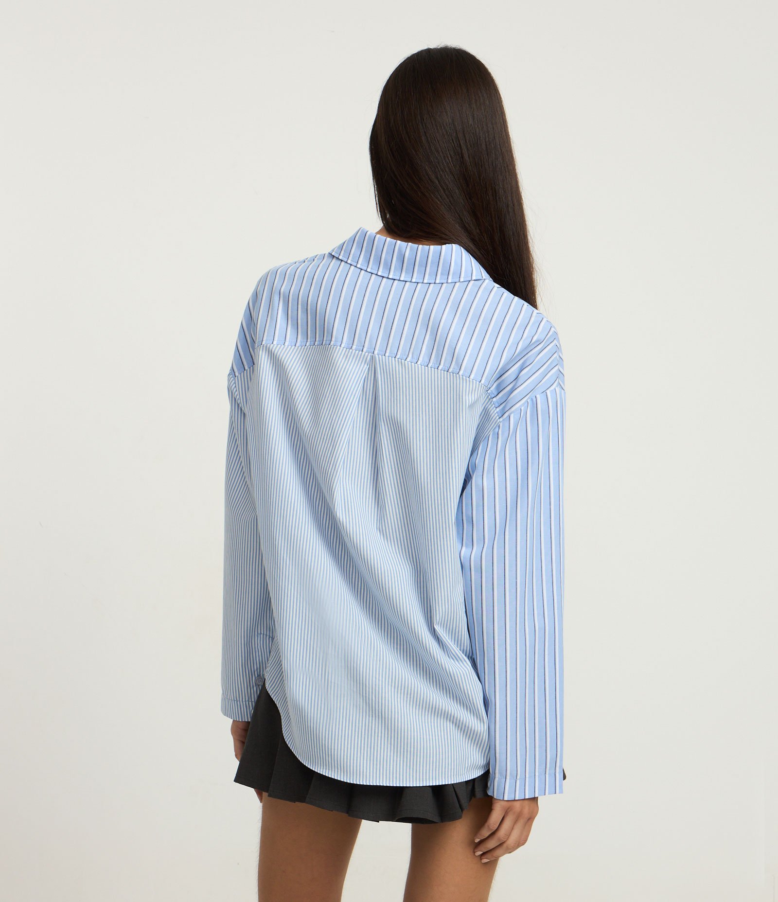 Camisa Oversized em Tricoline com Listras Meio a Meio e Bolso Unilateral Azul 4