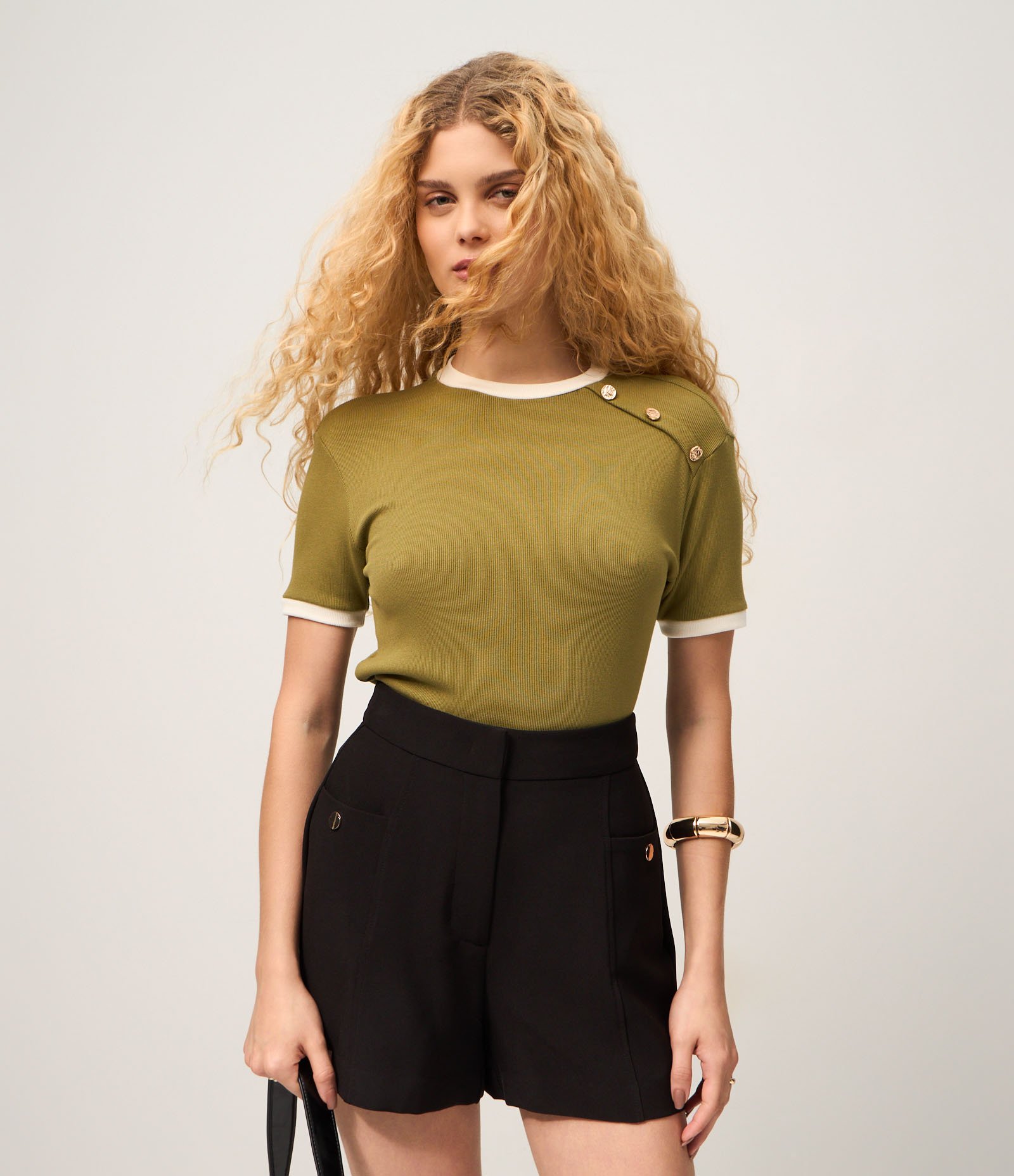 Blusa Manga Curta em Ribana Com Botões no Ombro Verde 1