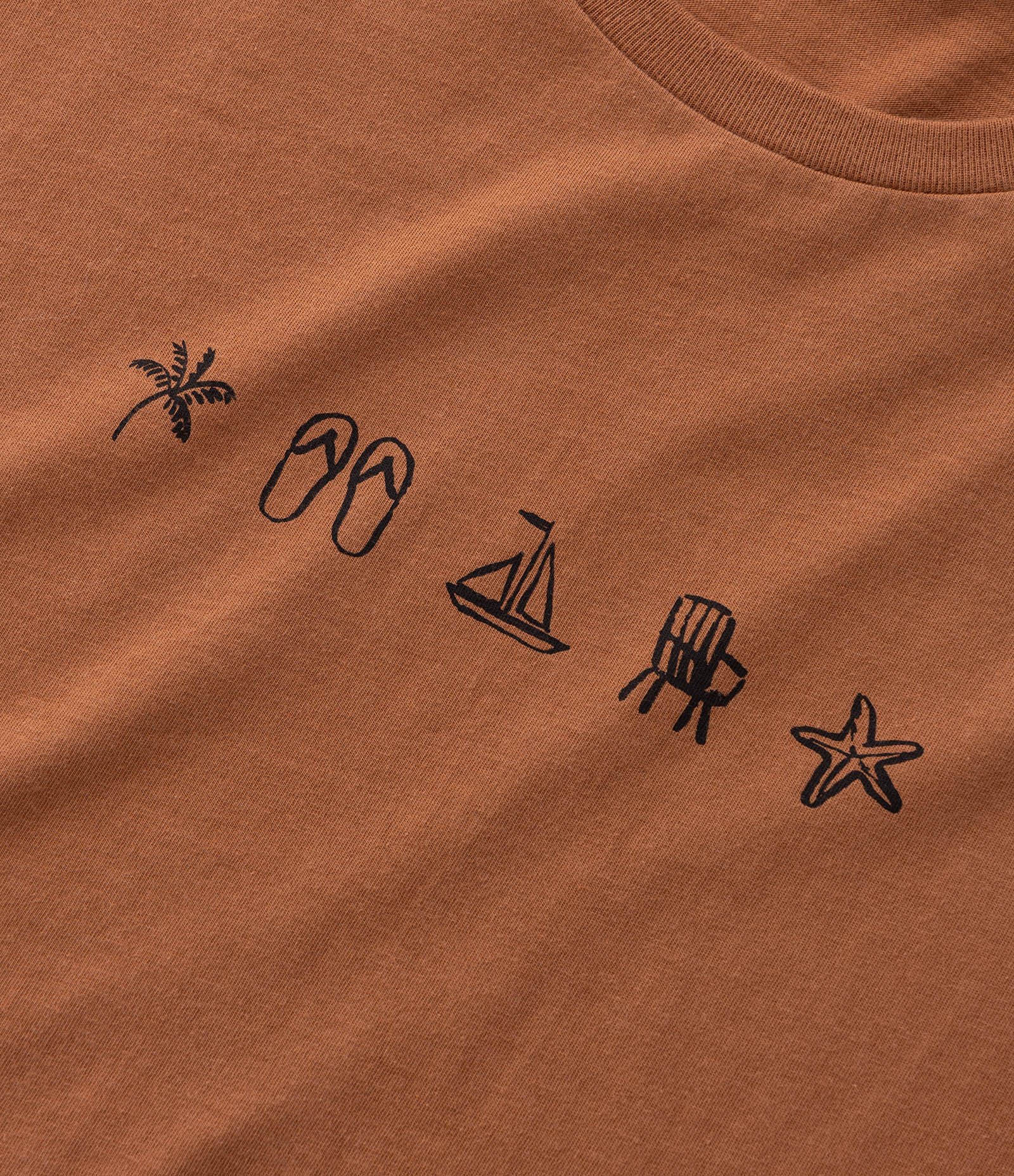 Camiseta em Algodão com Estampa de Ícones da Praia Marrom 4