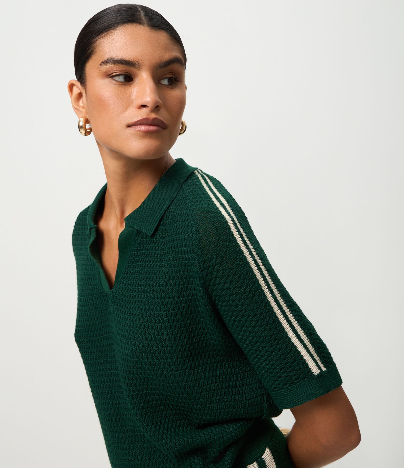 Blusa Polo em Tricô com Manga Curta e Detalhe de Listras Verde 3