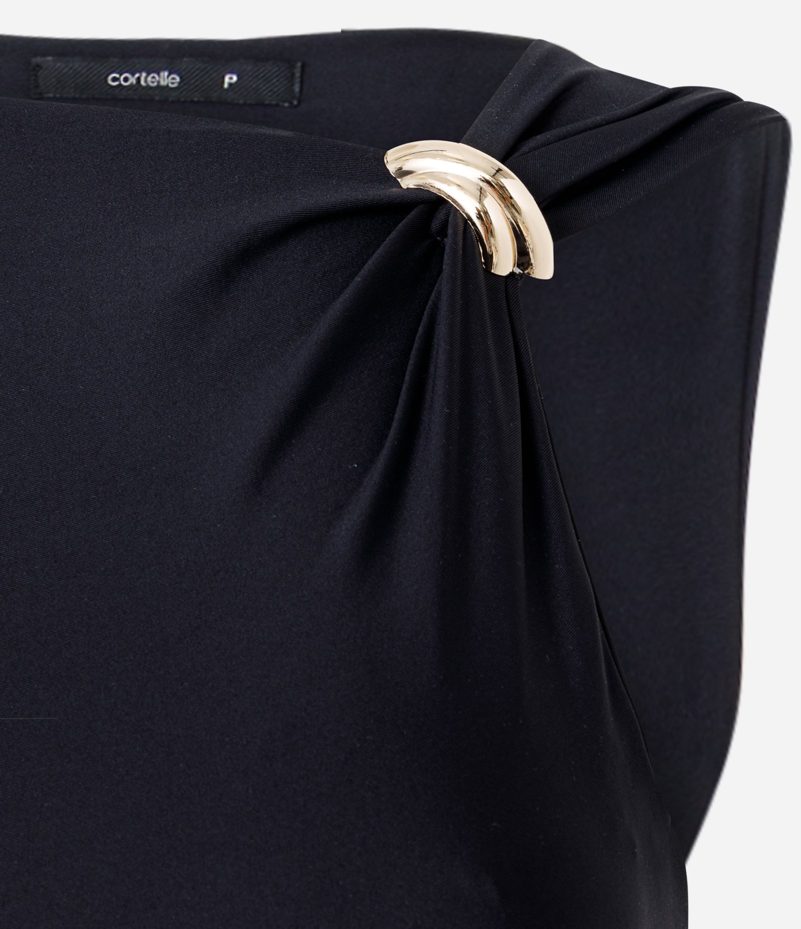 Vestido Midi com Fivela na Alça e Franzido na Lateral Preto 6