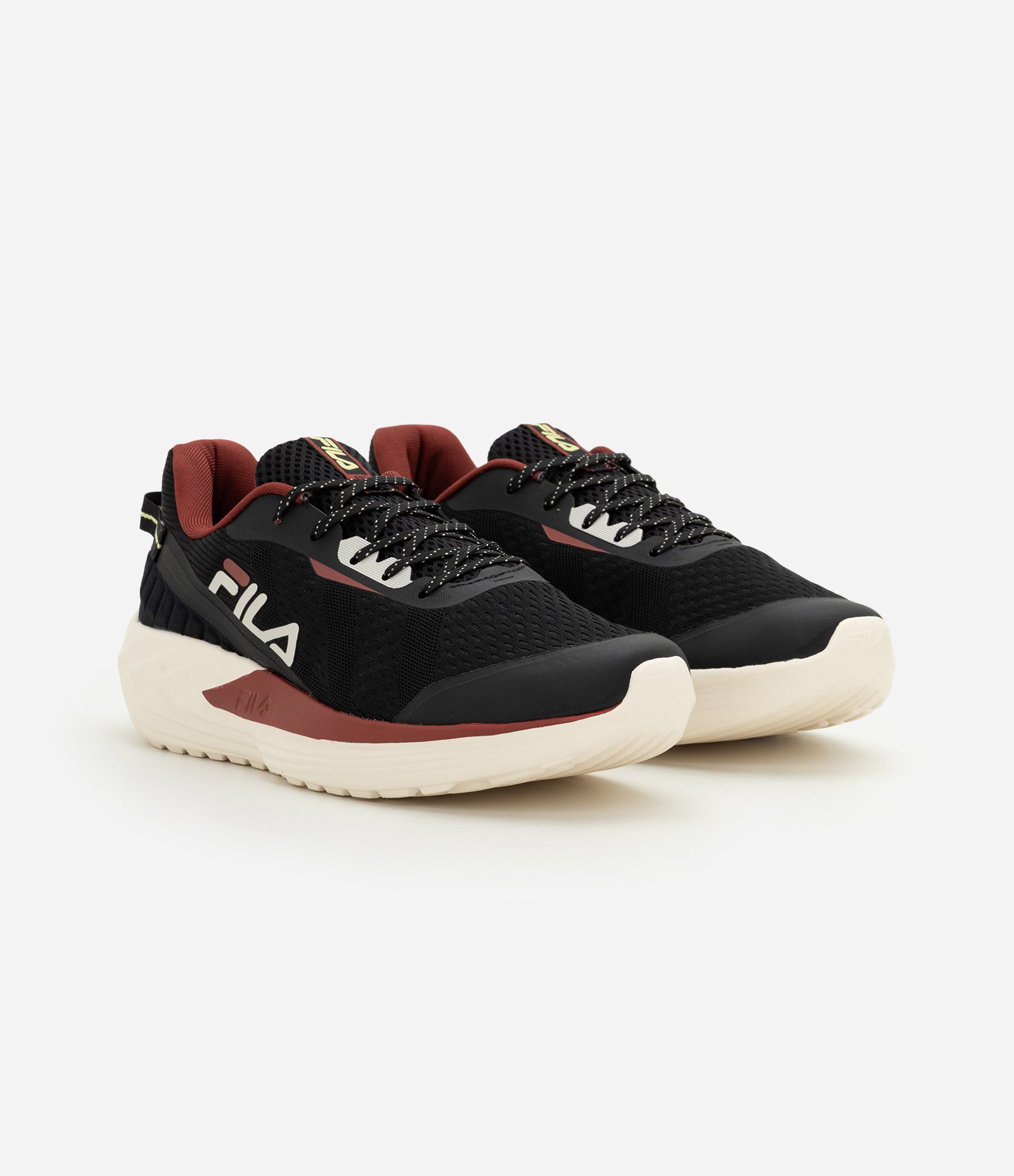 Tênis em Material Sintético com Recortes Fila Preto 2