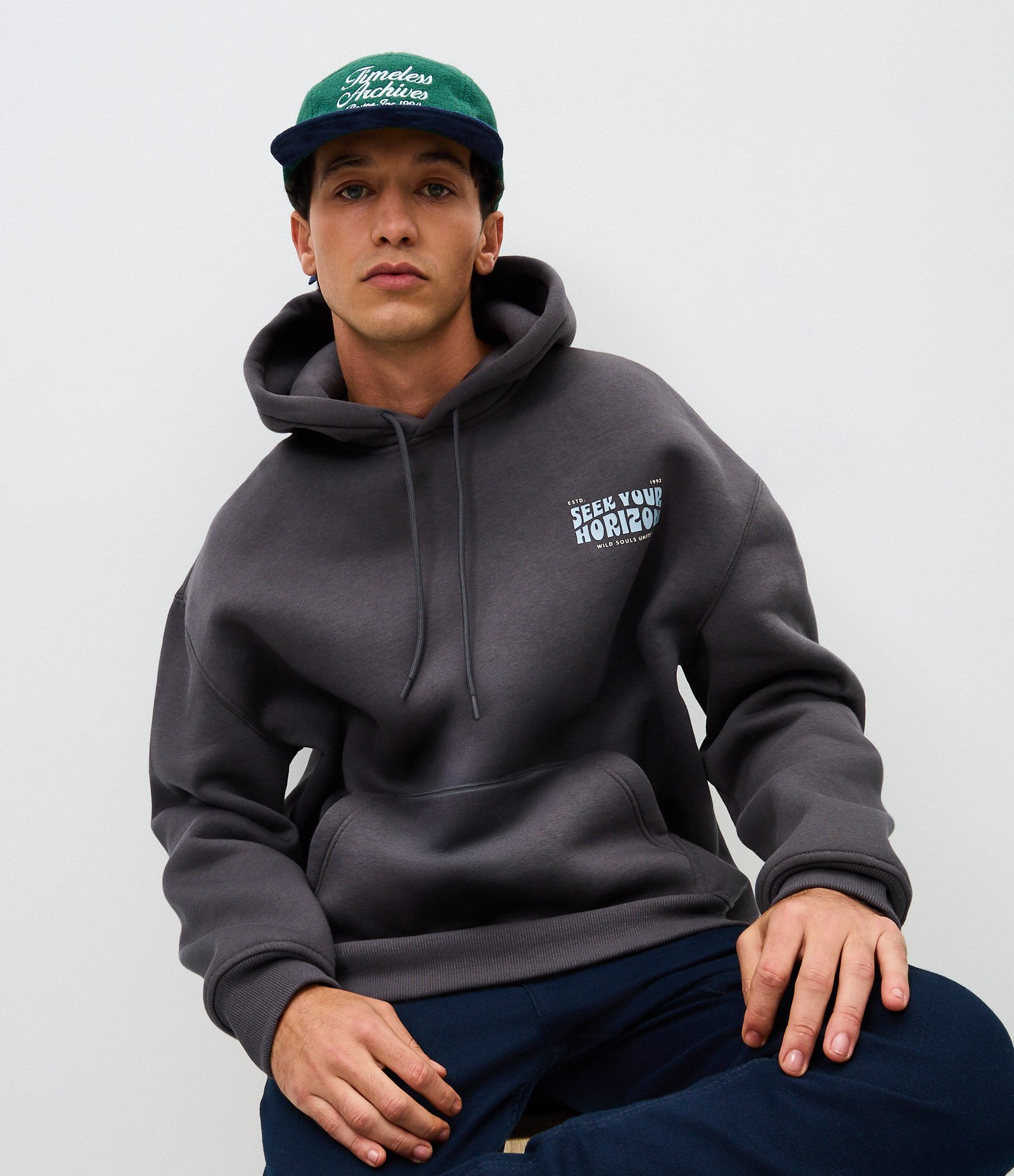 Moletom com Lettering Seek Your Horizon e Capuz Cinza 1