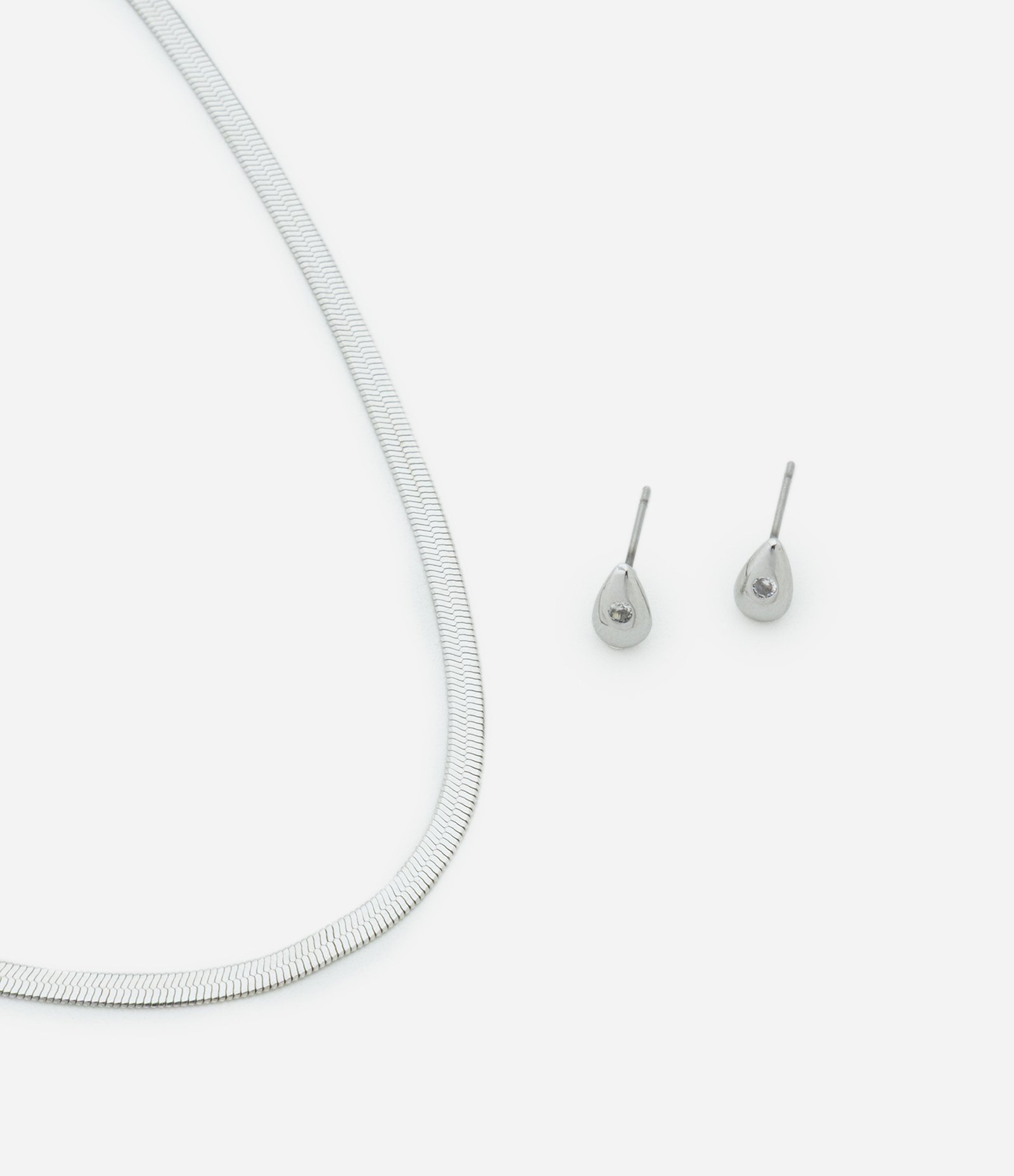 Conjunto de Colar Curto Fita Italiana e Brinco Gota Prata 1