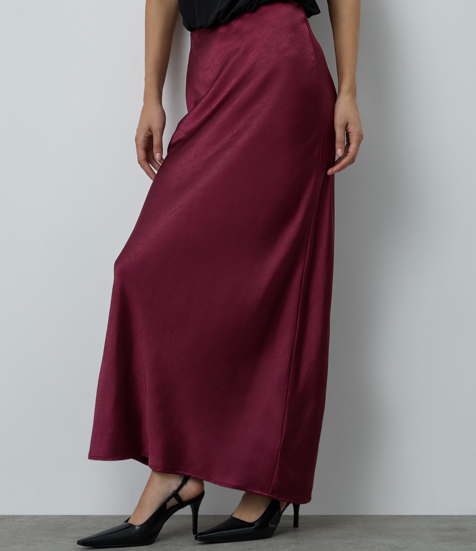 Saia New Midi em Cetim com Fenda Bordô 2