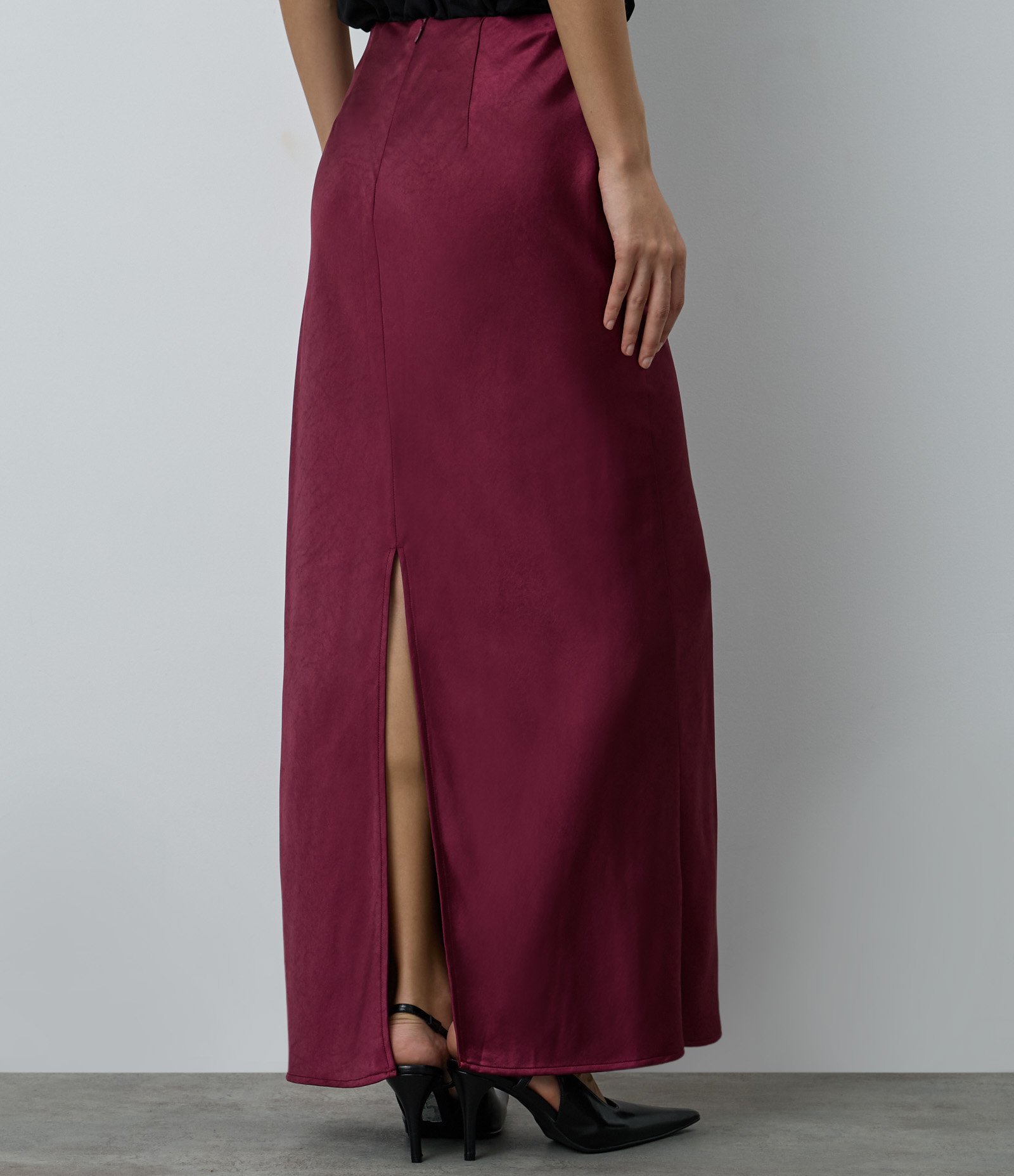 Saia New Midi em Cetim com Fenda Bordô 3